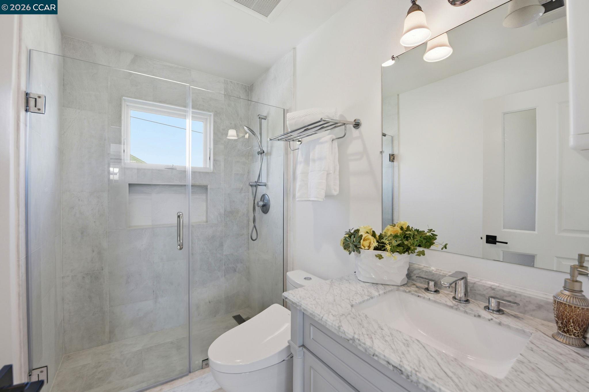 Detail Gallery Image 36 of 43 For 1036 Ramona Ave, Albany,  CA 94706-2515 - 4 Beds | 3/1 Baths