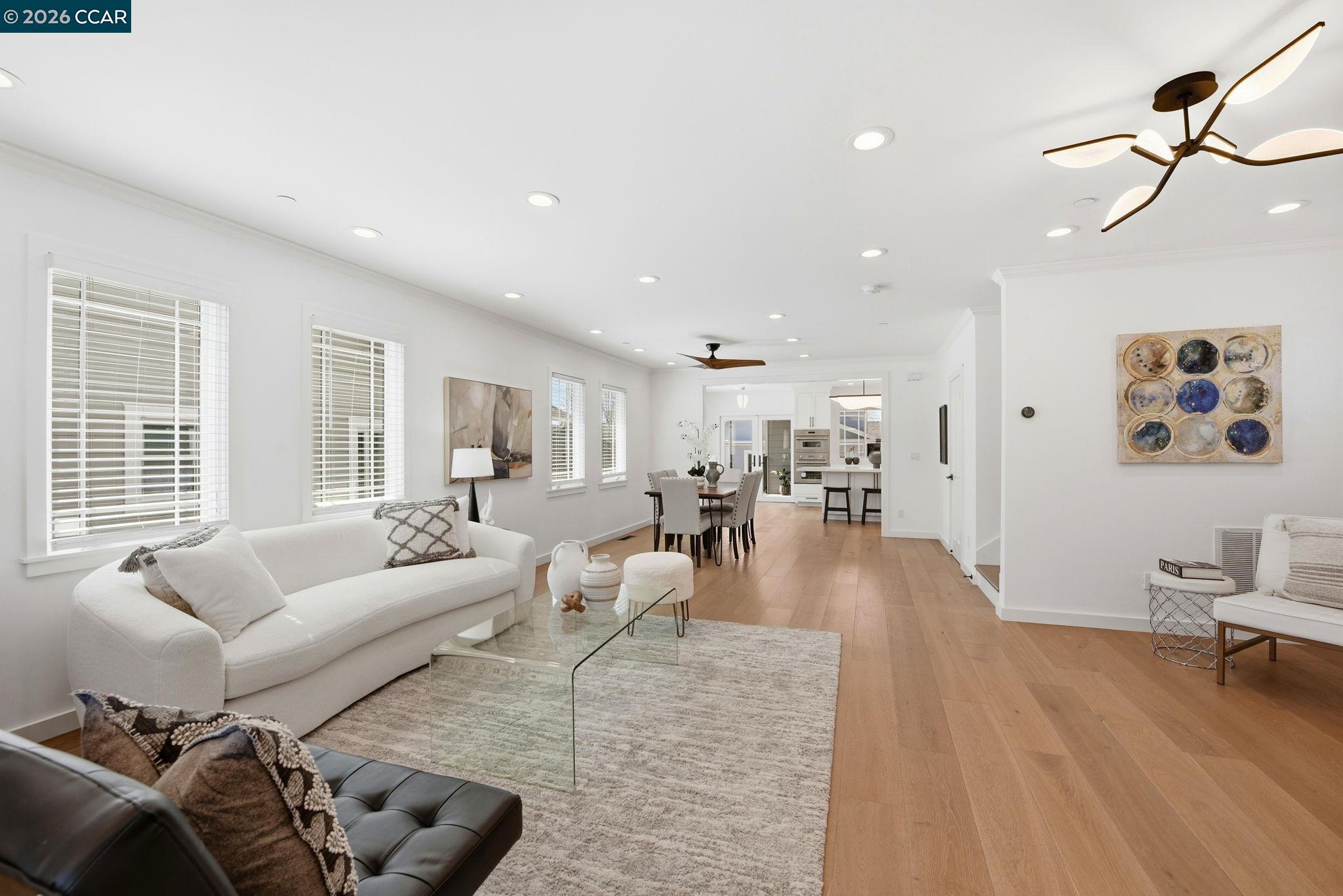 Detail Gallery Image 8 of 43 For 1036 Ramona Ave, Albany,  CA 94706-2515 - 4 Beds | 3/1 Baths