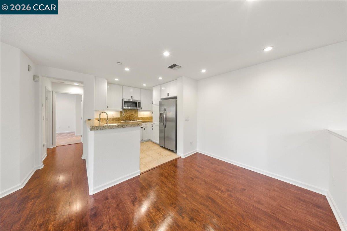 Photo #3: 41127008 Listing: Photo #3