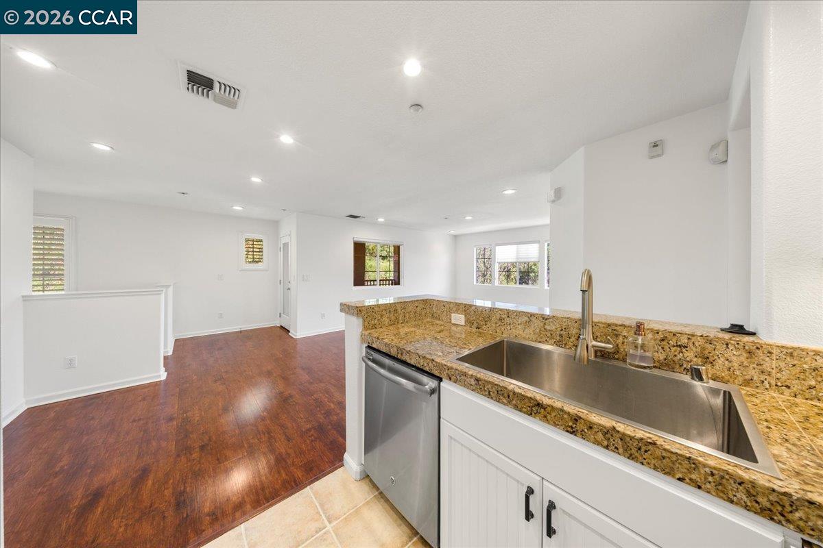 Photo #9: 41127008 Listing: Photo #9