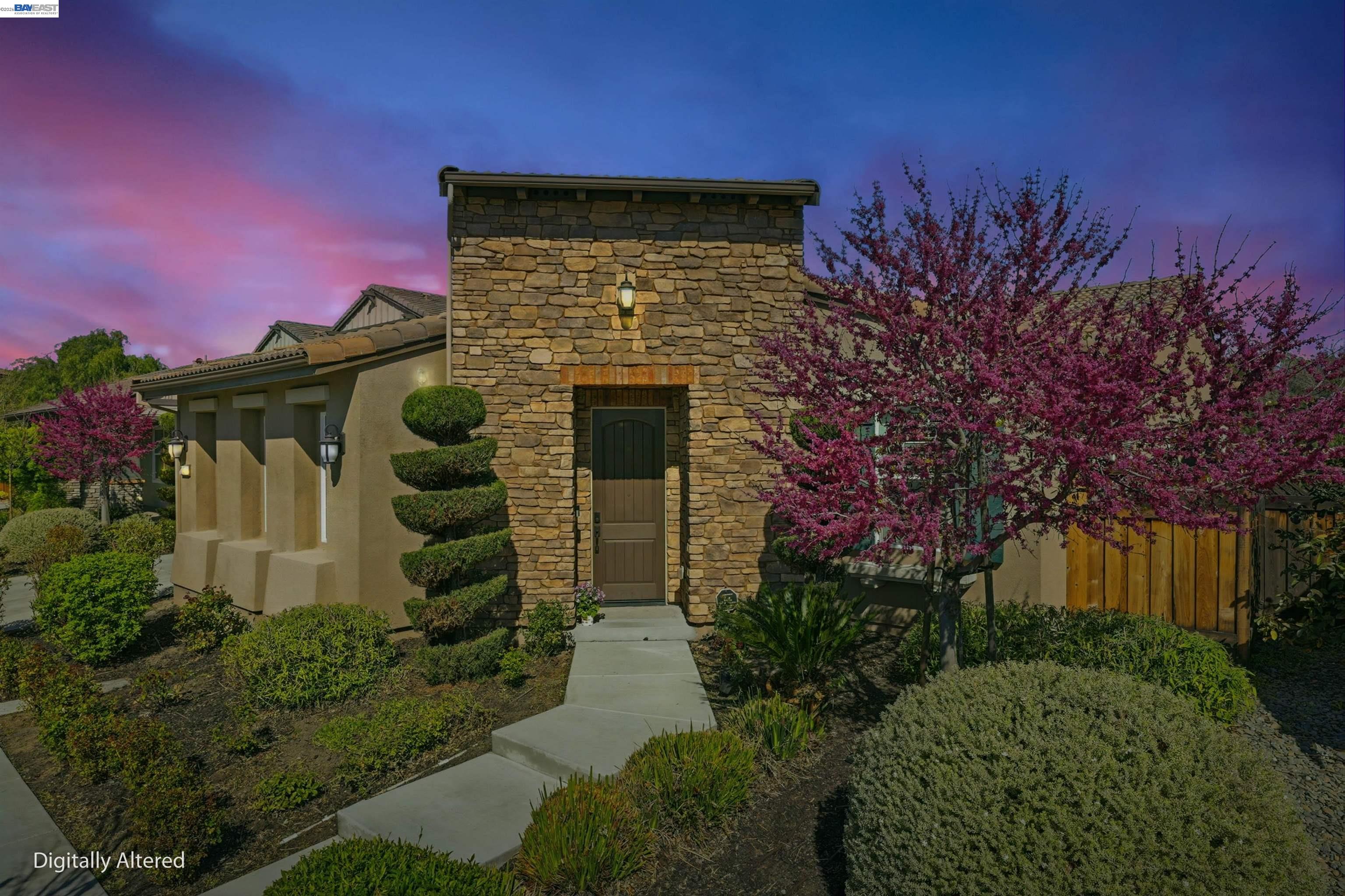 Detail Gallery Image 1 of 41 For 215 E Cara Ct, Mountain House,  CA 95391 - 3 Beds | 2/1 Baths