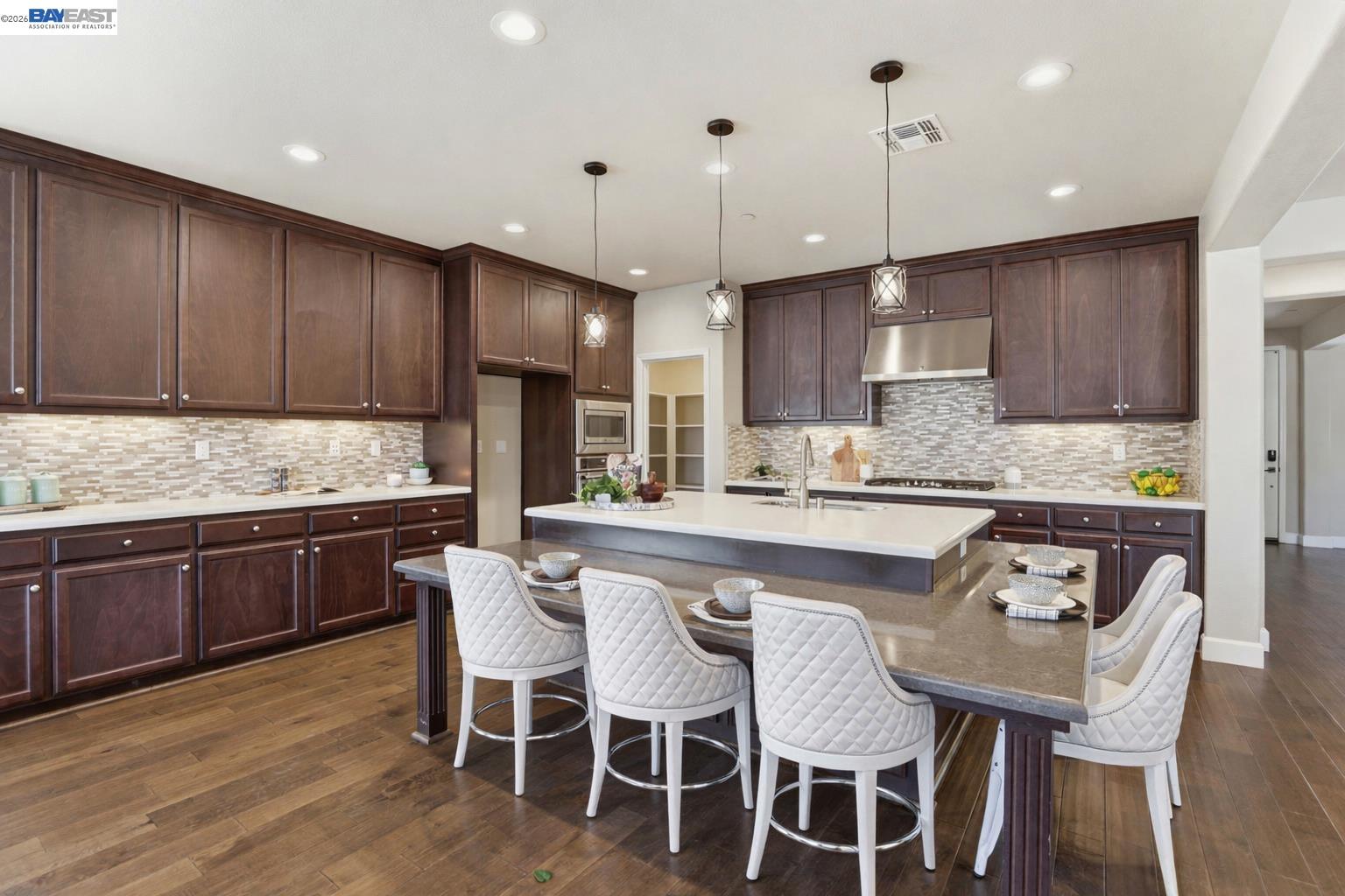 Detail Gallery Image 13 of 41 For 215 E Cara Ct, Mountain House,  CA 95391 - 3 Beds | 2/1 Baths