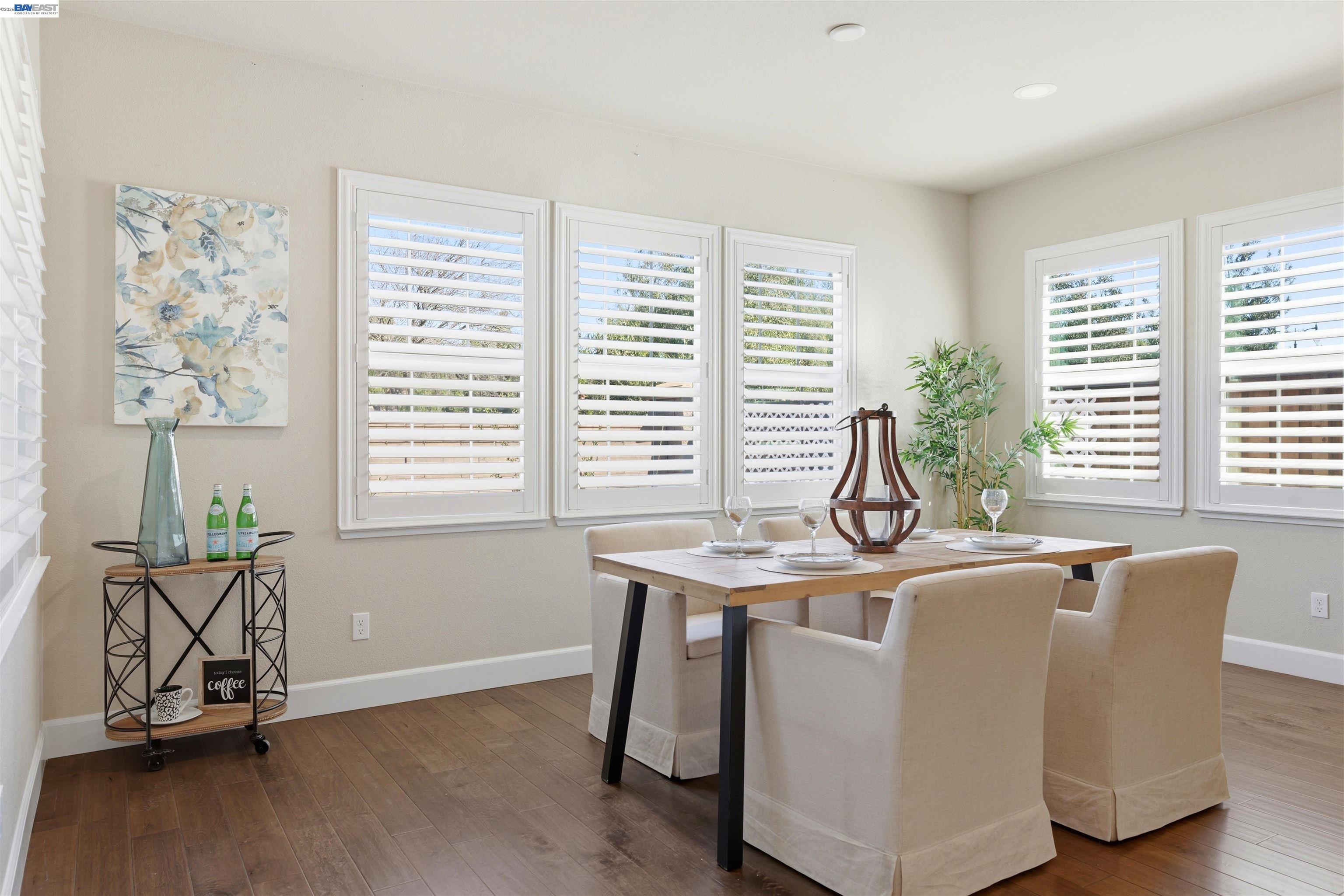 Detail Gallery Image 15 of 41 For 215 E Cara Ct, Mountain House,  CA 95391 - 3 Beds | 2/1 Baths