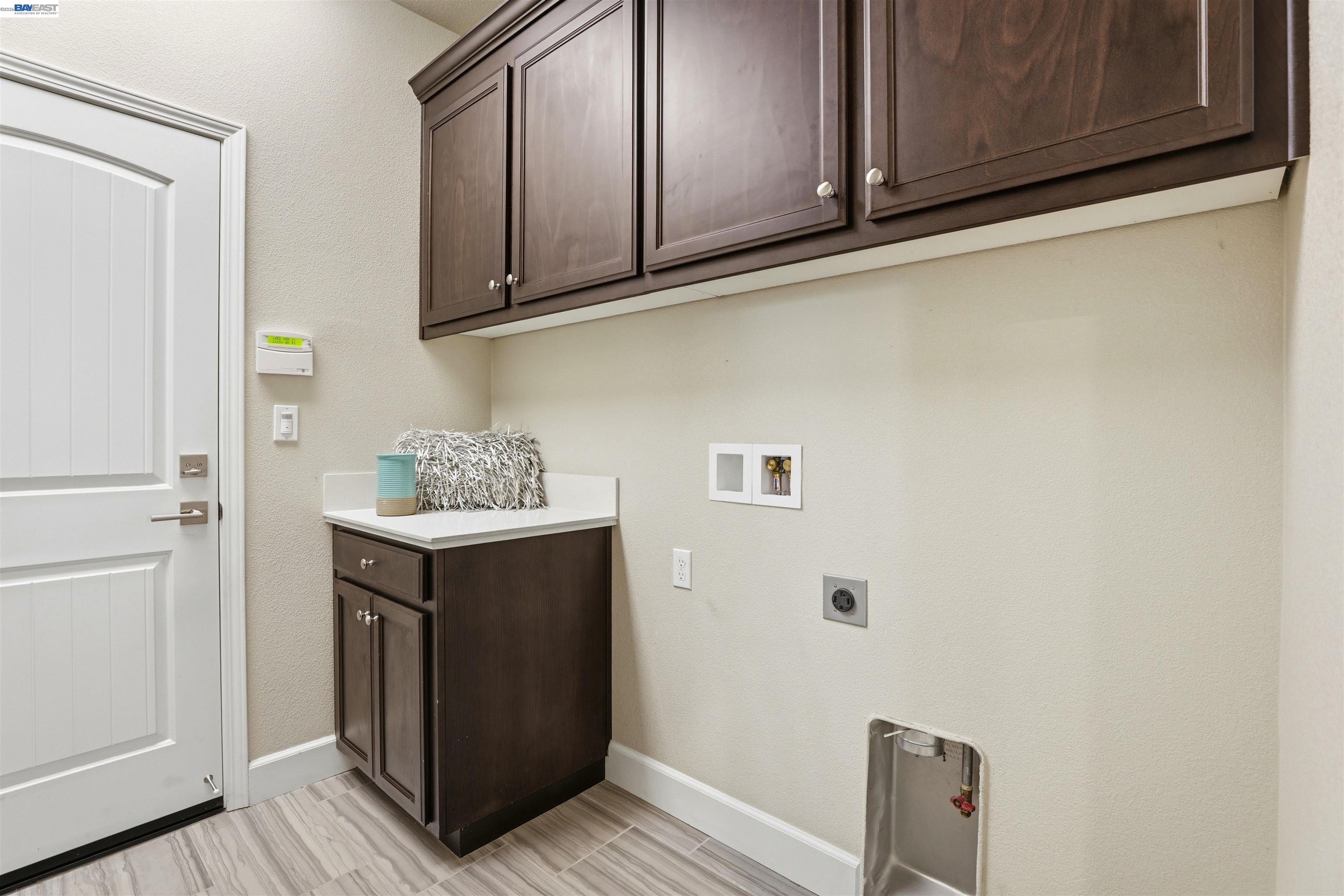 Detail Gallery Image 31 of 41 For 215 E Cara Ct, Mountain House,  CA 95391 - 3 Beds | 2/1 Baths
