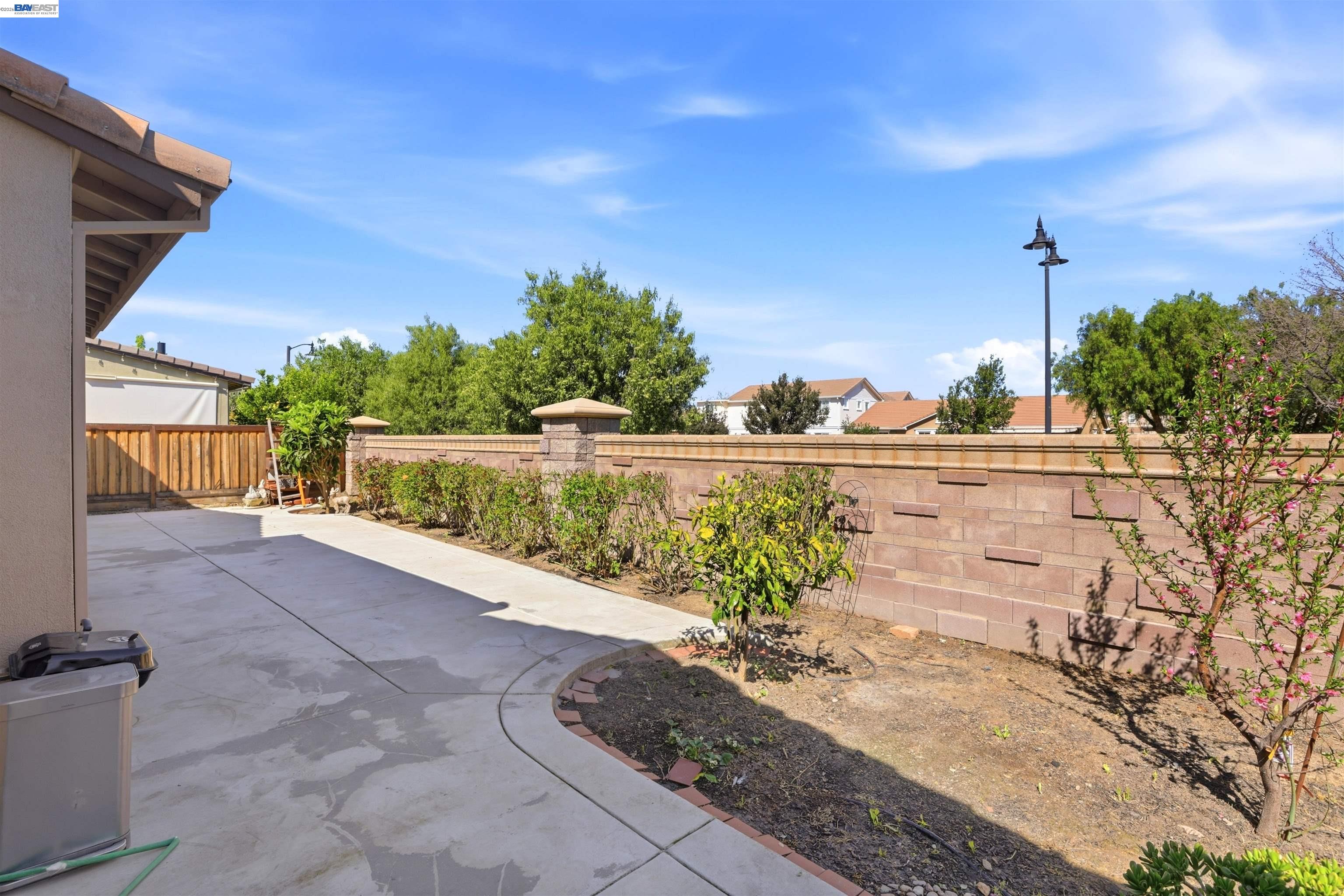 Detail Gallery Image 37 of 41 For 215 E Cara Ct, Mountain House,  CA 95391 - 3 Beds | 2/1 Baths