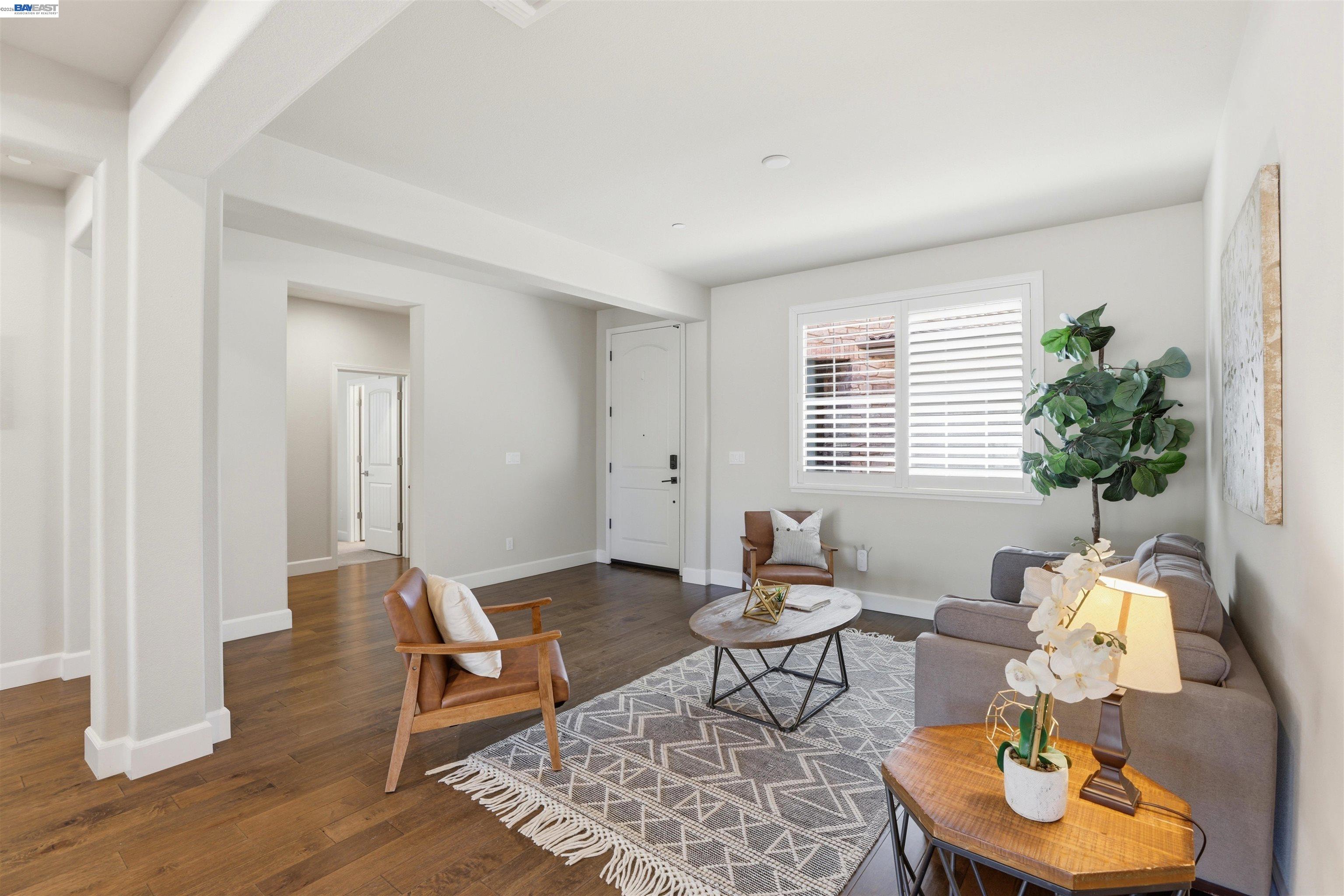 Detail Gallery Image 8 of 41 For 215 E Cara Ct, Mountain House,  CA 95391 - 3 Beds | 2/1 Baths