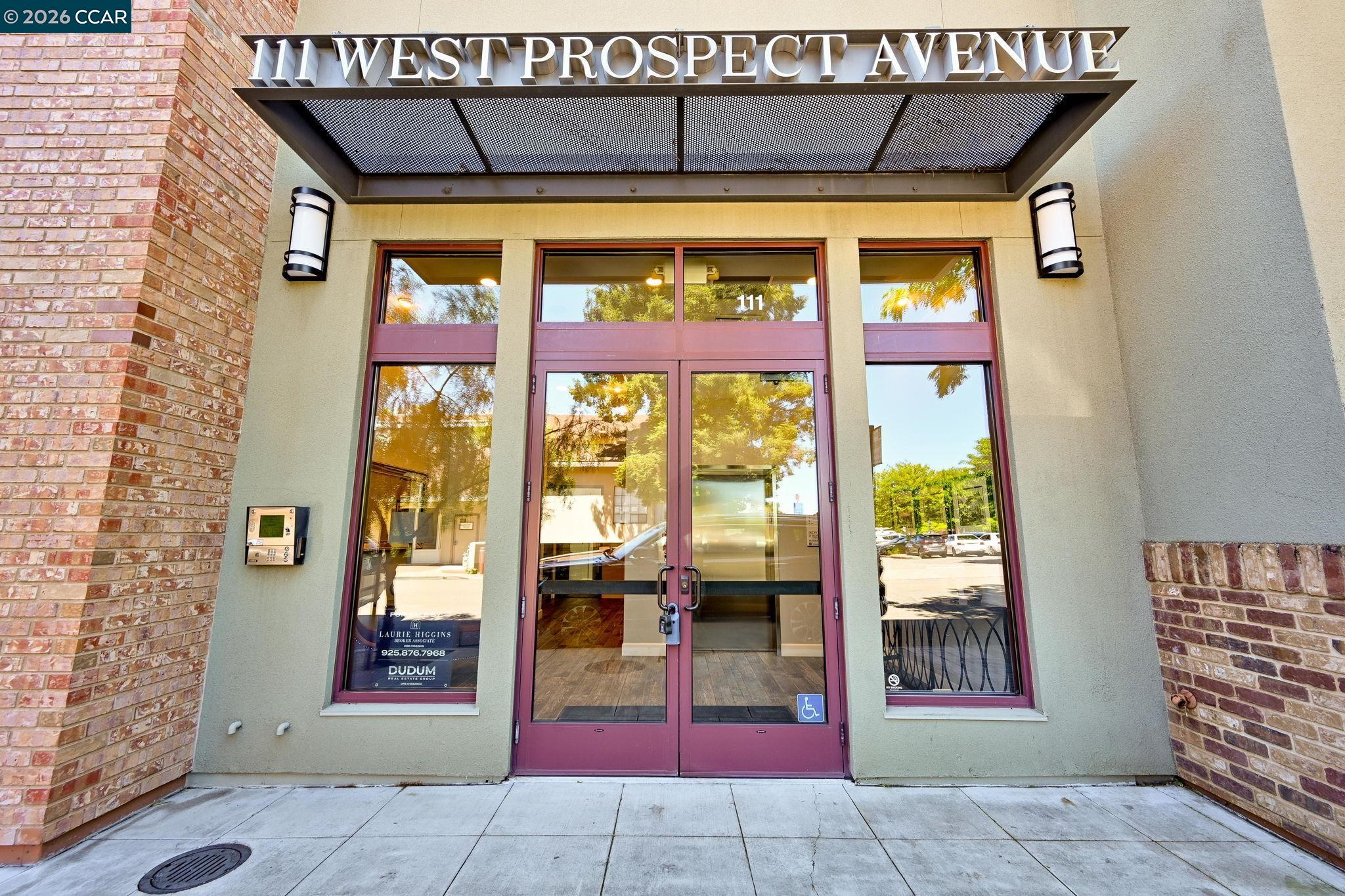 Detail Gallery Image 2 of 30 For 111 W Prospect Ave. #205,  Danville,  CA 94526 - 1 Beds | 1/1 Baths