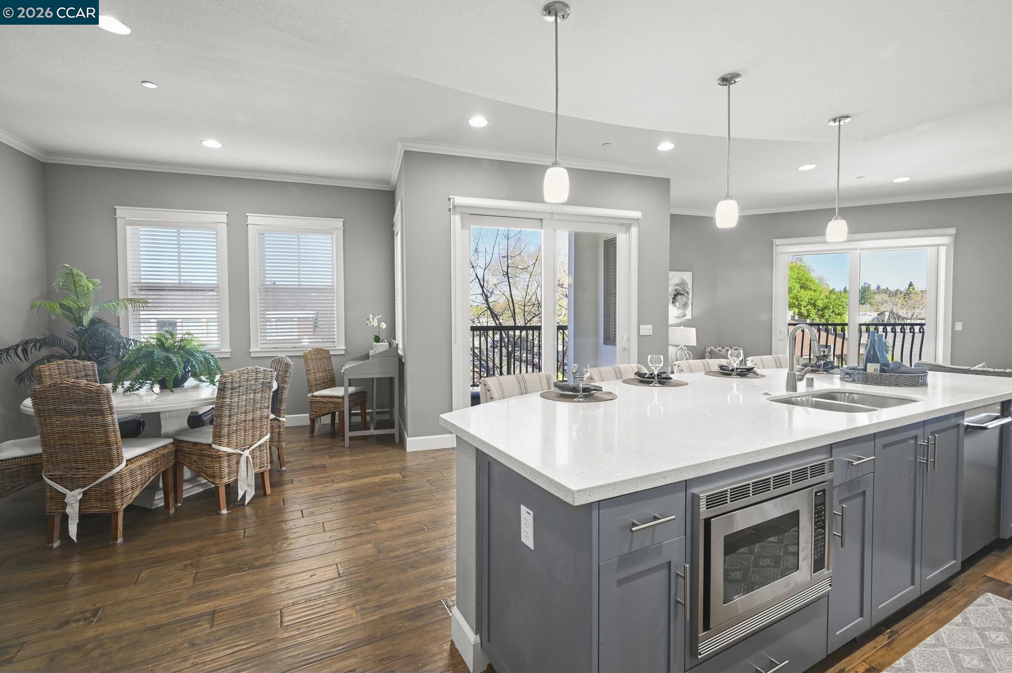 Detail Gallery Image 4 of 30 For 111 W Prospect Ave. #205,  Danville,  CA 94526 - 1 Beds | 1/1 Baths