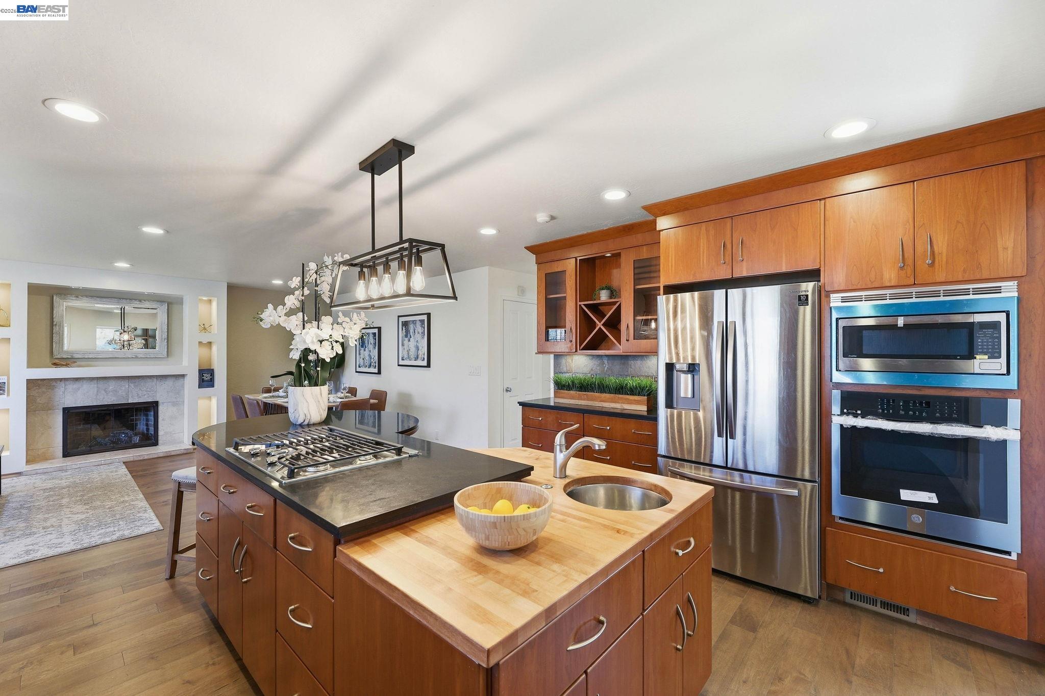 Detail Gallery Image 8 of 38 For 5494 Sharon Ln, San Jose,  CA 95124 - 3 Beds | 2 Baths