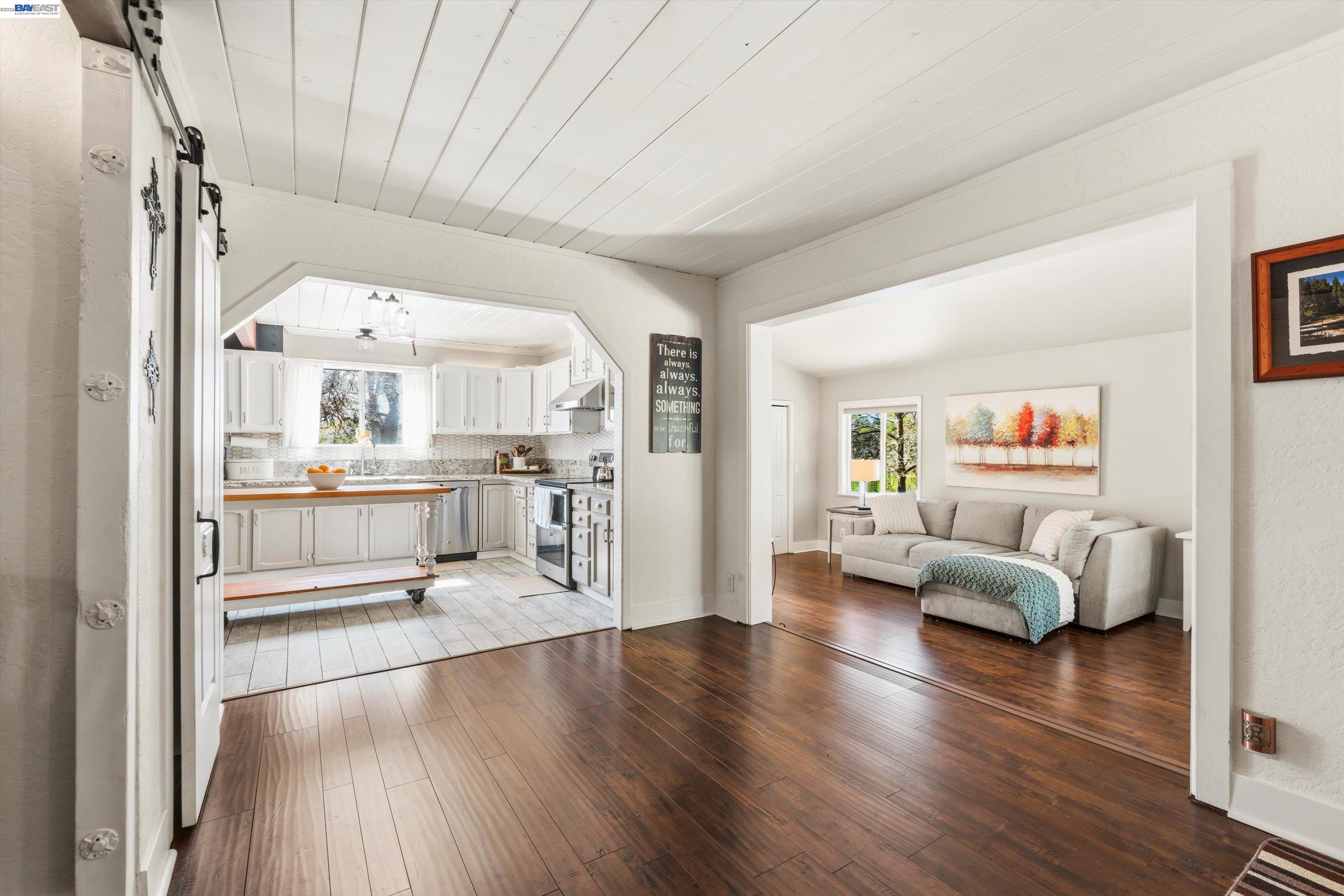 Detail Gallery Image 11 of 44 For 20140 Redwood Dr, Foresthill,  CA 95631 - 3 Beds | 2 Baths