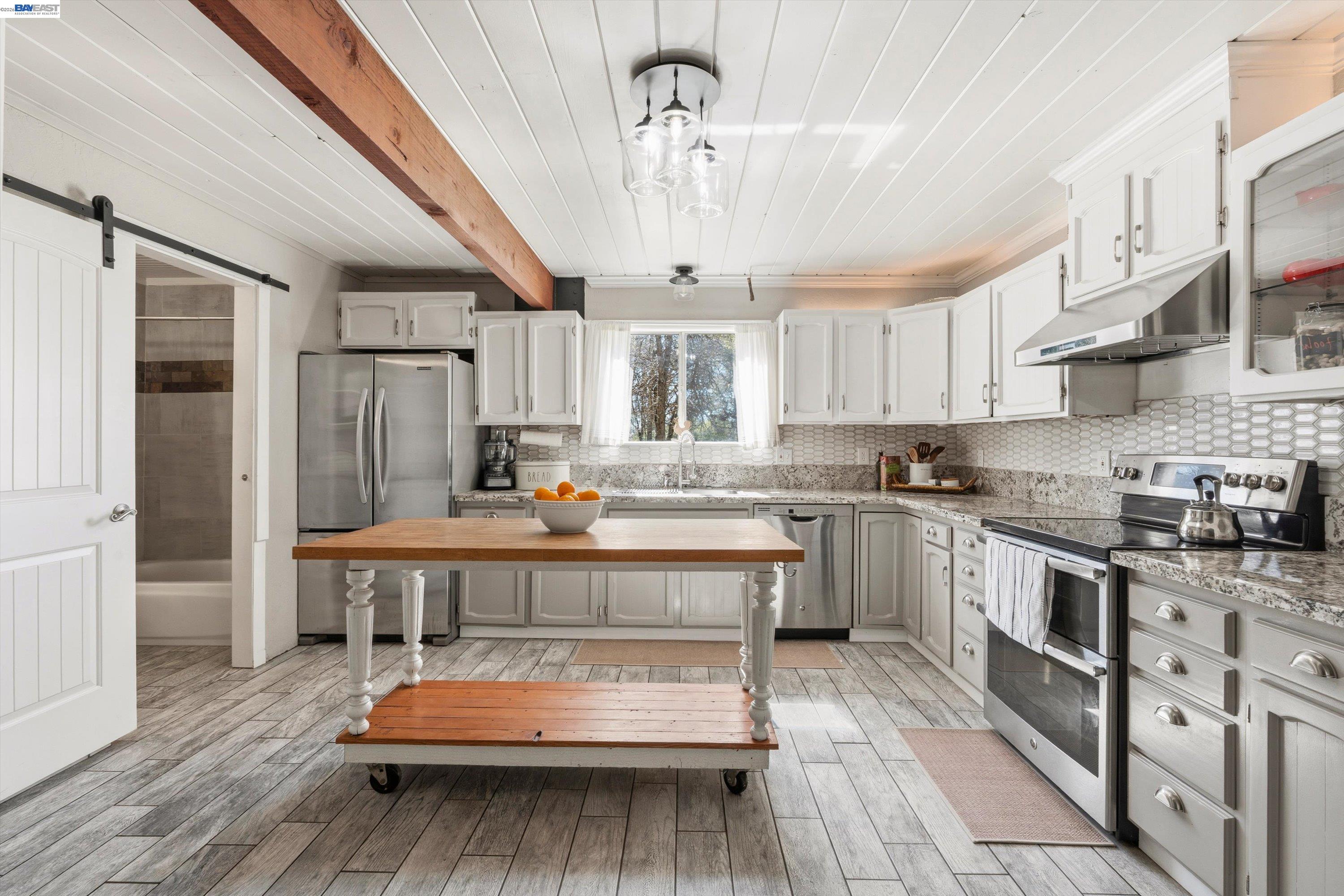 Detail Gallery Image 12 of 44 For 20140 Redwood Dr, Foresthill,  CA 95631 - 3 Beds | 2 Baths