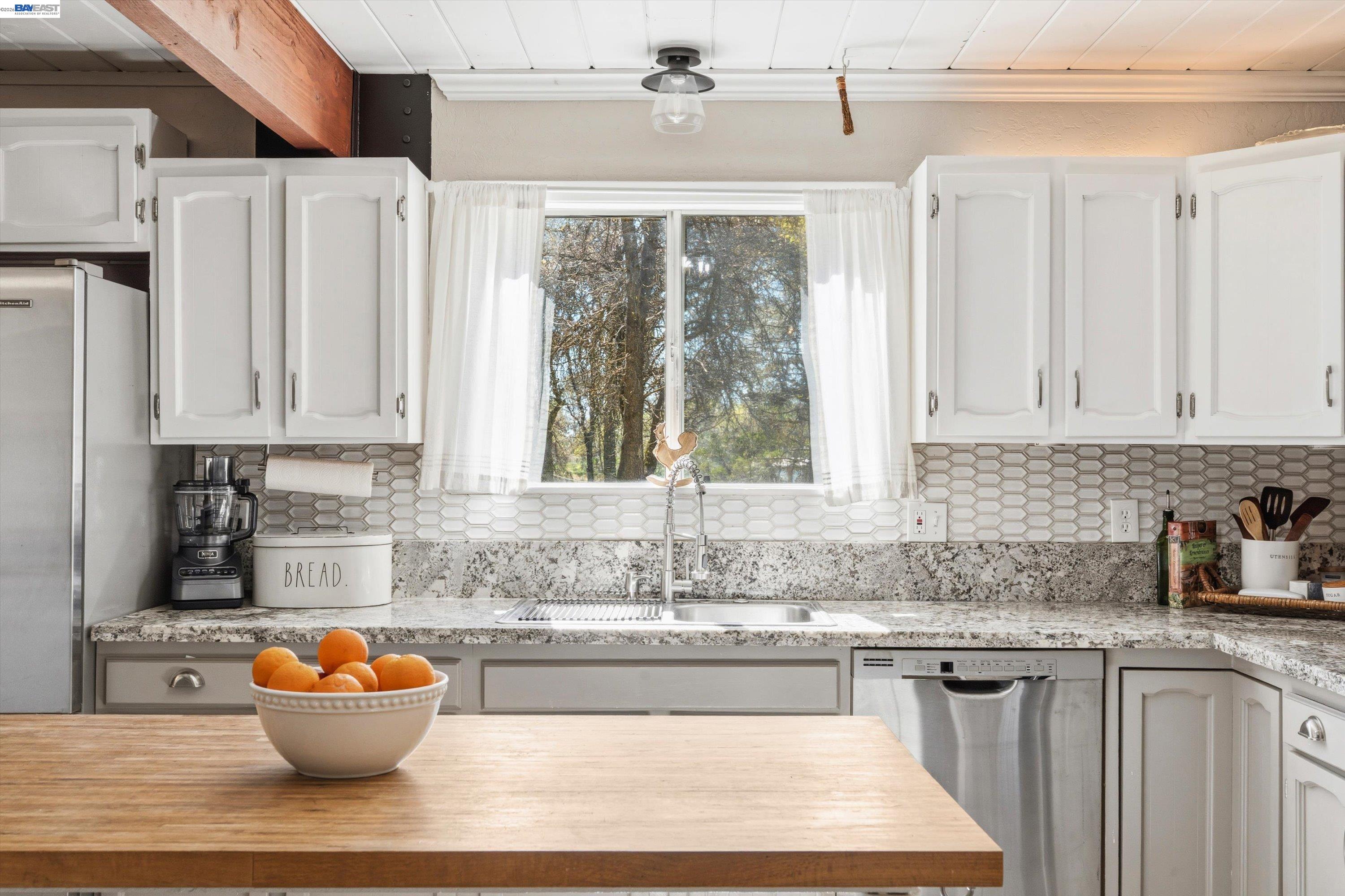 Detail Gallery Image 14 of 44 For 20140 Redwood Dr, Foresthill,  CA 95631 - 3 Beds | 2 Baths