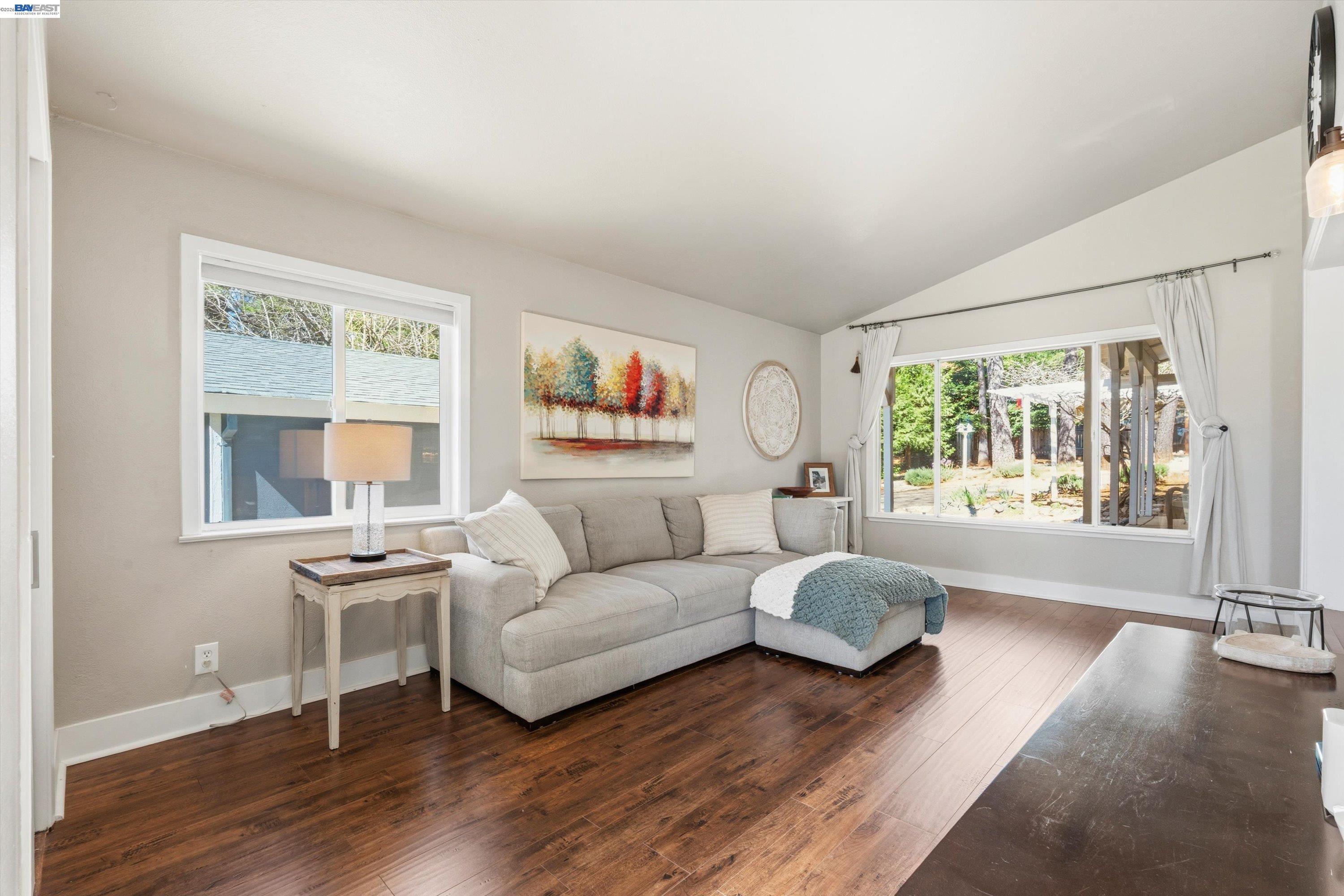 Detail Gallery Image 18 of 44 For 20140 Redwood Dr, Foresthill,  CA 95631 - 3 Beds | 2 Baths