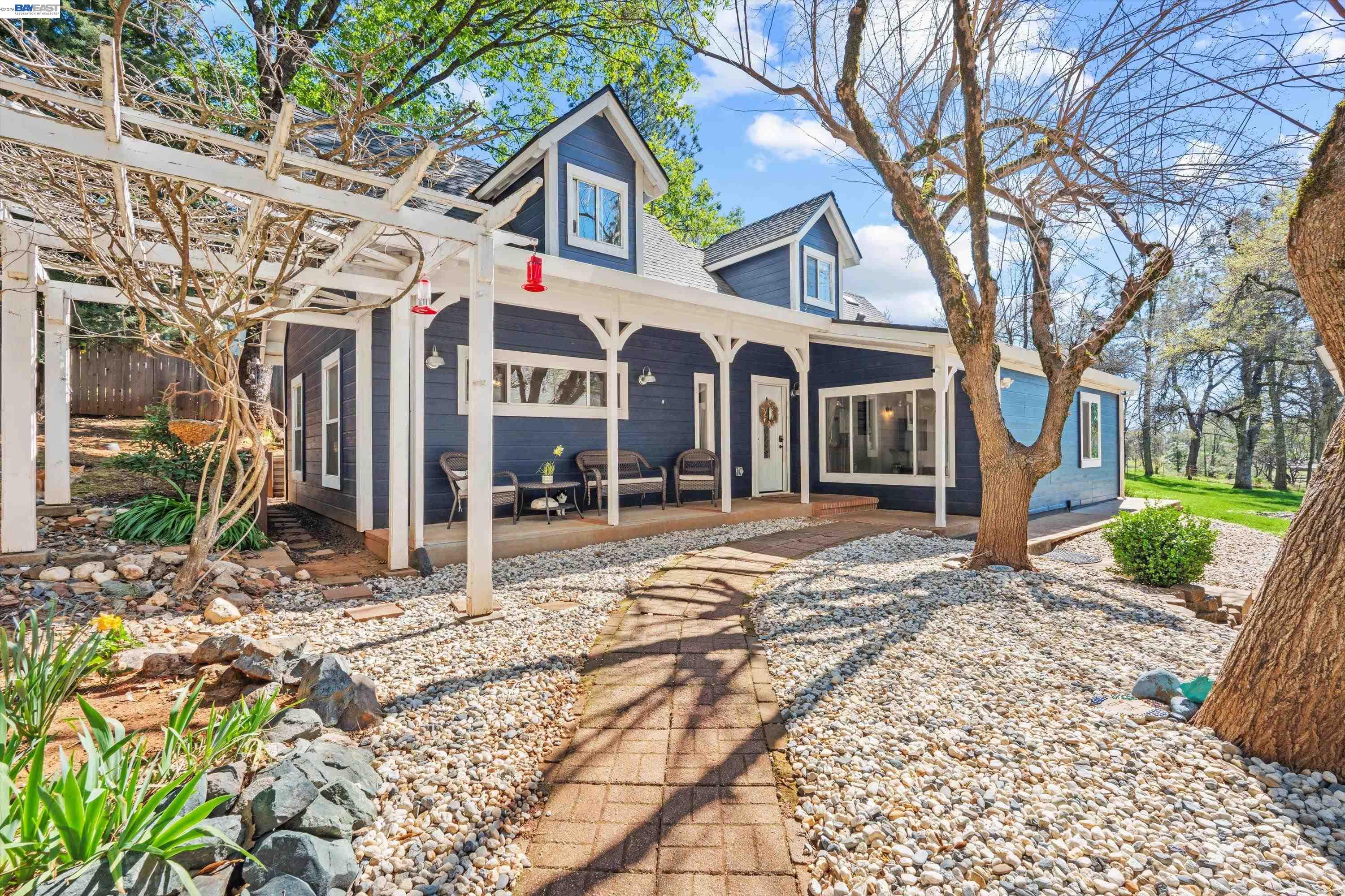 Detail Gallery Image 5 of 44 For 20140 Redwood Dr, Foresthill,  CA 95631 - 3 Beds | 2 Baths