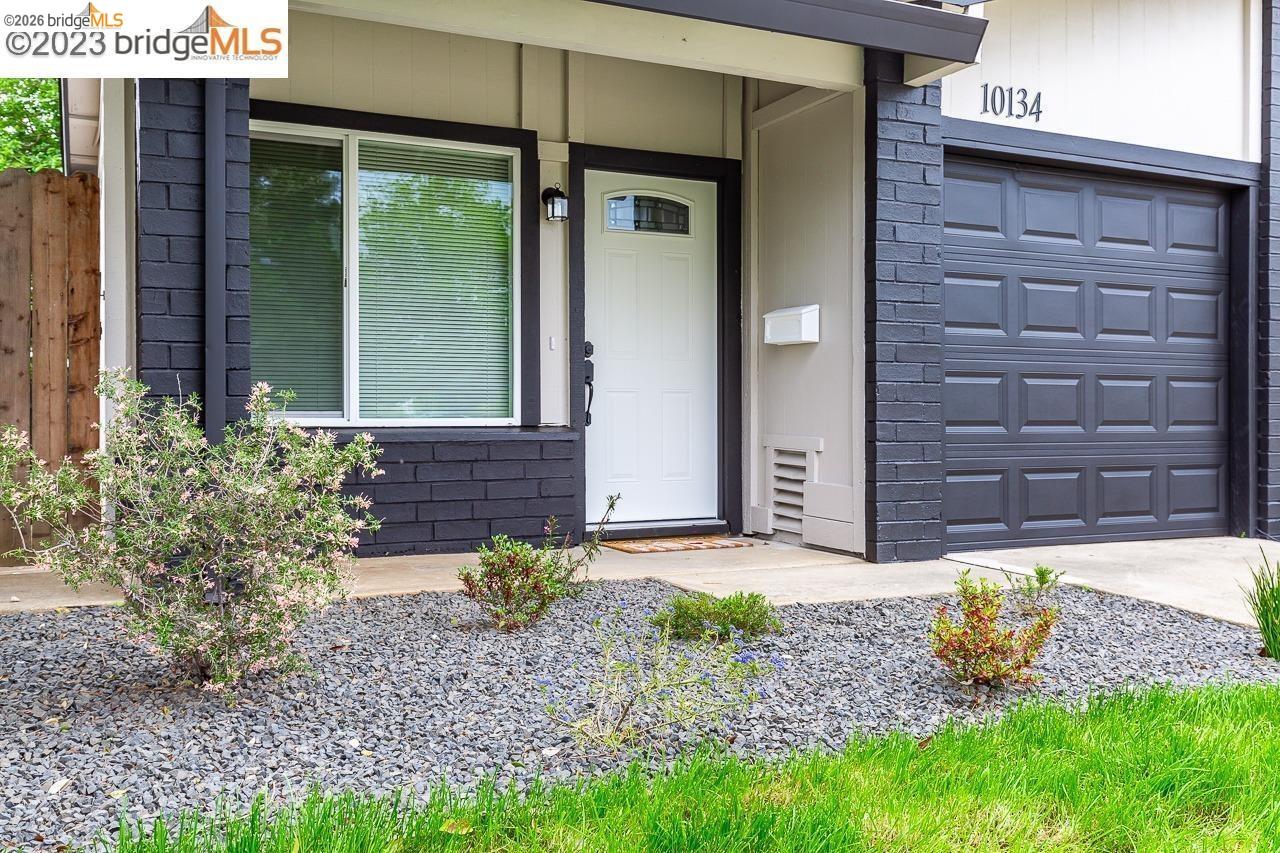 Detail Gallery Image 2 of 12 For 10132 Rockingham, Sacramento,  CA 95827 - 2 Beds | 1 Baths