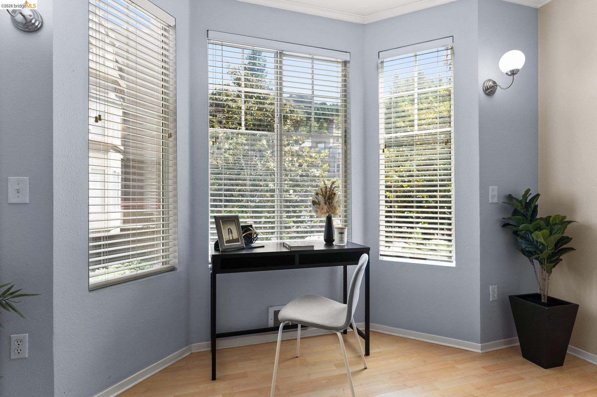 Detail Gallery Image 19 of 34 For 280 Caldecott Ln #101,  Oakland,  CA 94618 - 1 Beds | 1 Baths