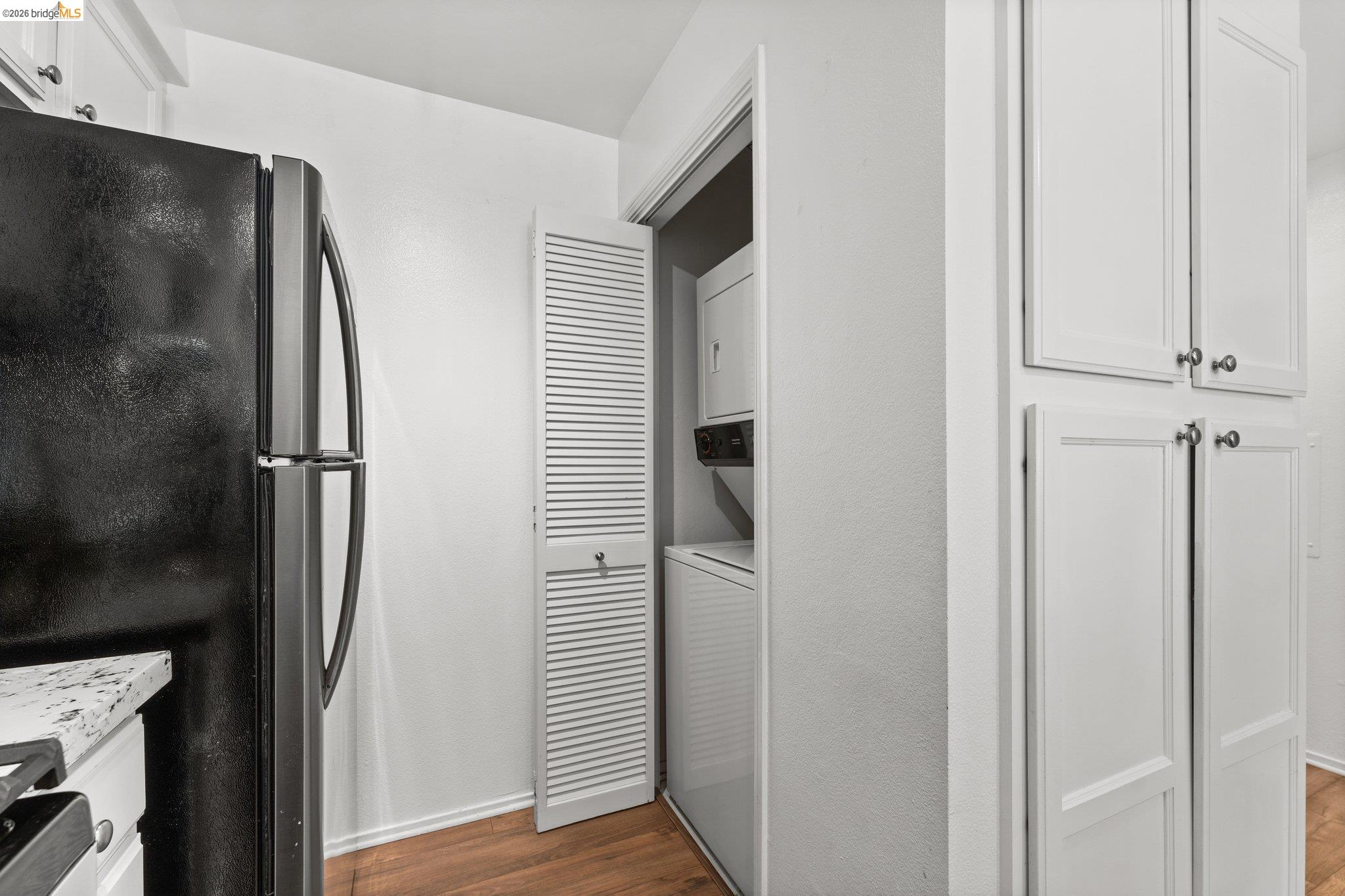 Detail Gallery Image 7 of 34 For 280 Caldecott Ln #101,  Oakland,  CA 94618 - 1 Beds | 1 Baths