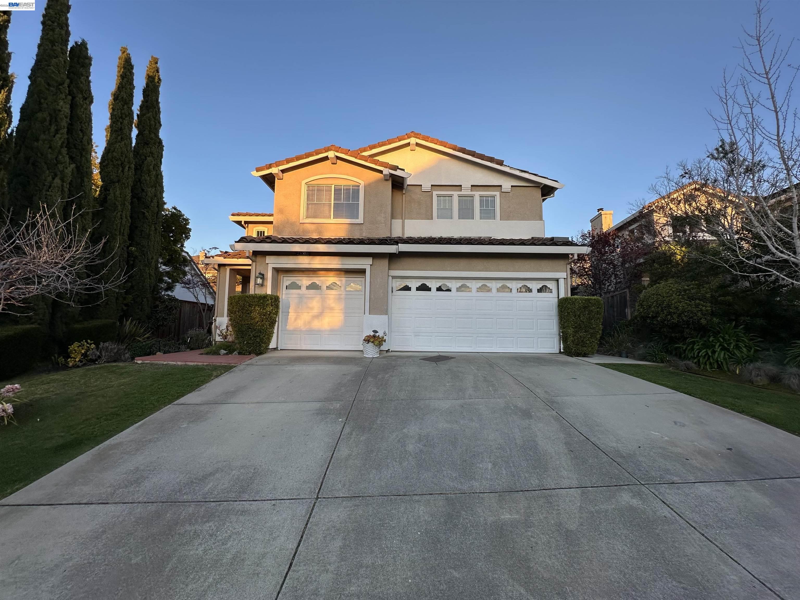 Detail Gallery Image 2 of 4 For 25318 Buckeye Dr, Castro Valley,  CA 94552 - 4 Beds | 3 Baths