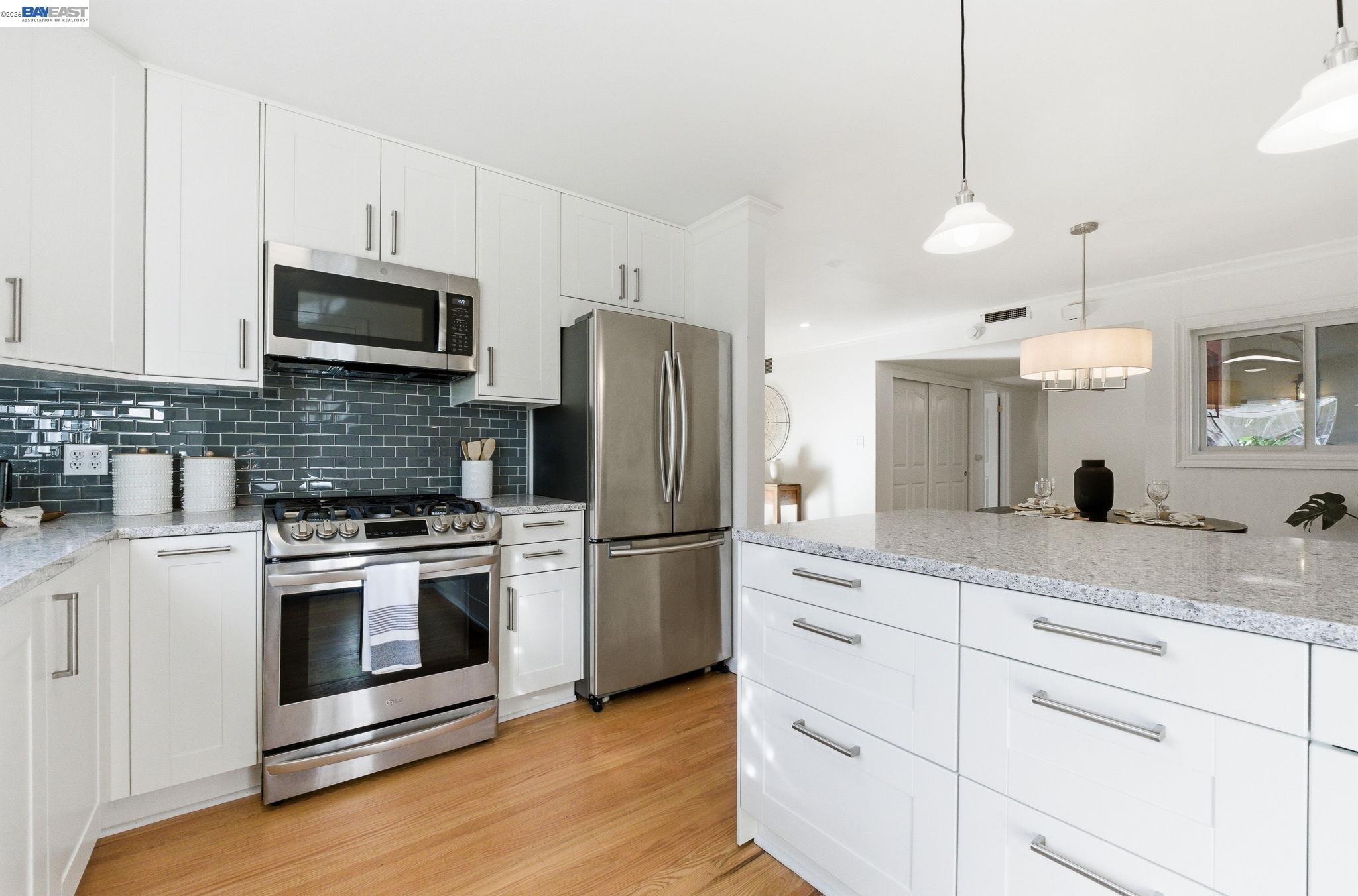 Detail Gallery Image 4 of 40 For 38157 Parkmont Dr, Fremont,  CA 94536 - 3 Beds | 2 Baths