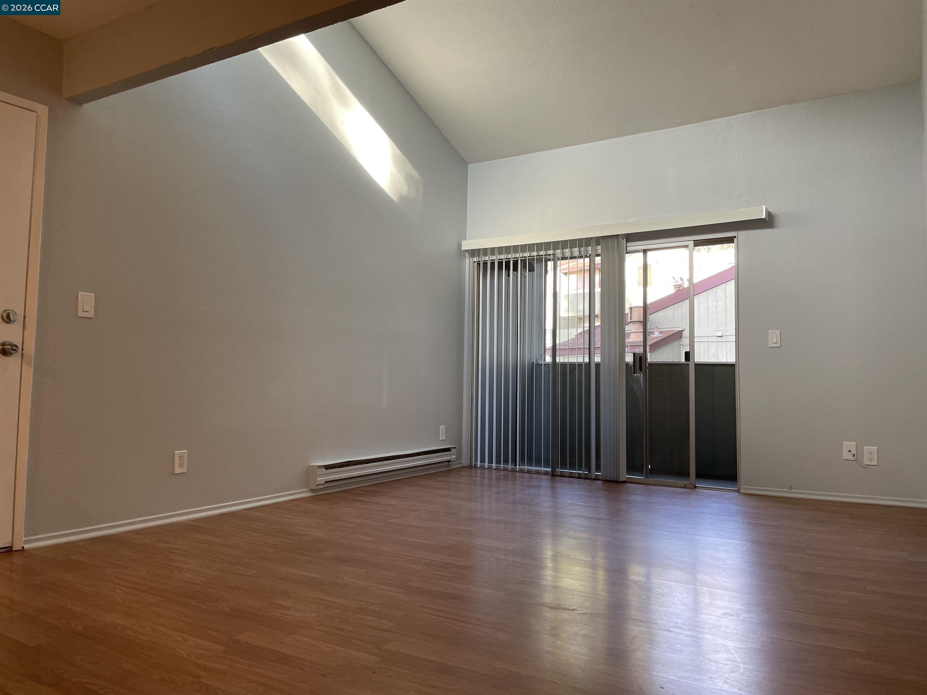Detail Gallery Image 11 of 21 For 1333 N Camino Alto #248,  Vallejo,  CA 94589 - 3 Beds | 2 Baths