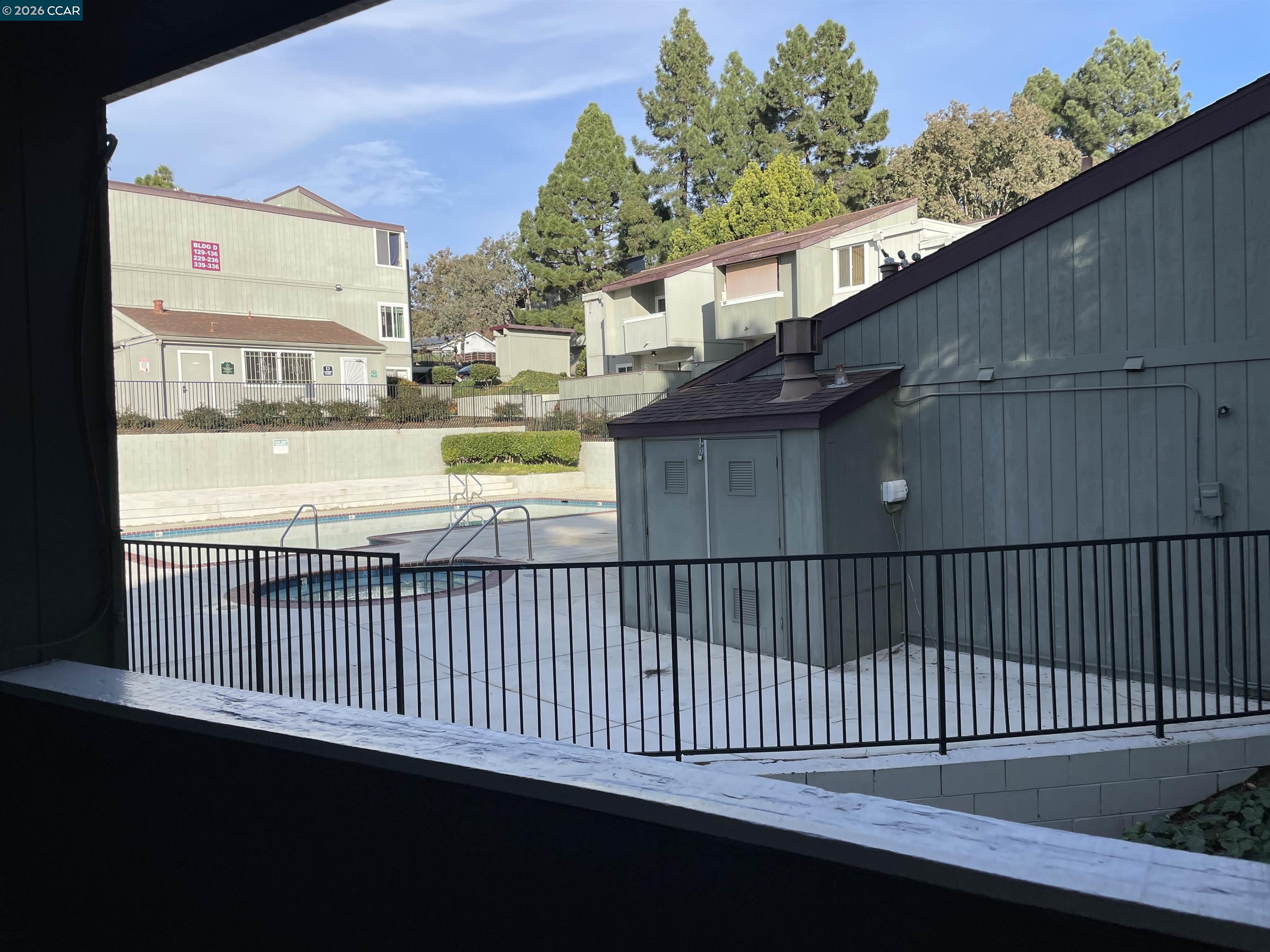 Detail Gallery Image 12 of 21 For 1333 N Camino Alto #248,  Vallejo,  CA 94589 - 3 Beds | 2 Baths