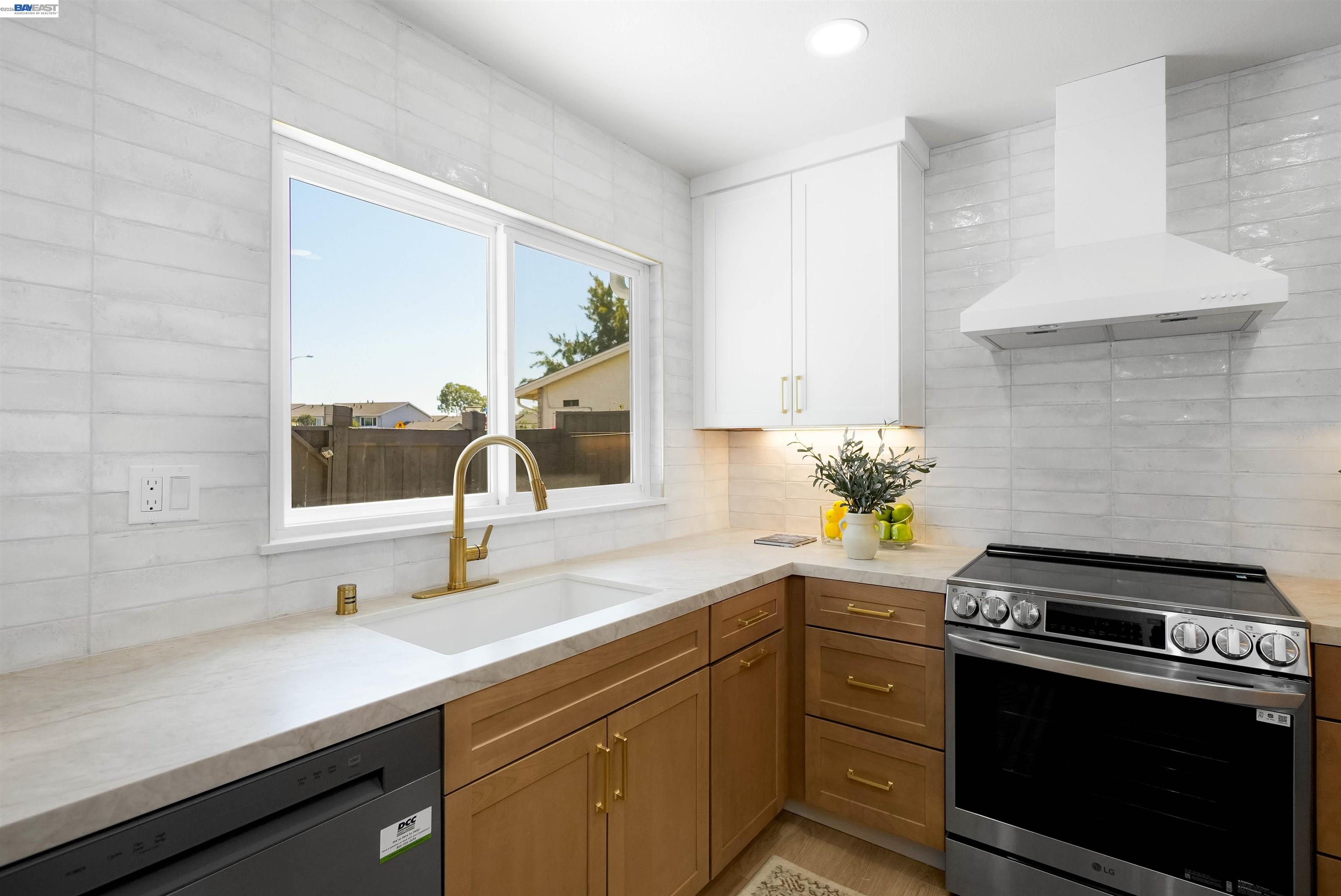 Detail Gallery Image 15 of 58 For 31265 Lily St, Union City,  CA 94587 - 3 Beds | 2 Baths