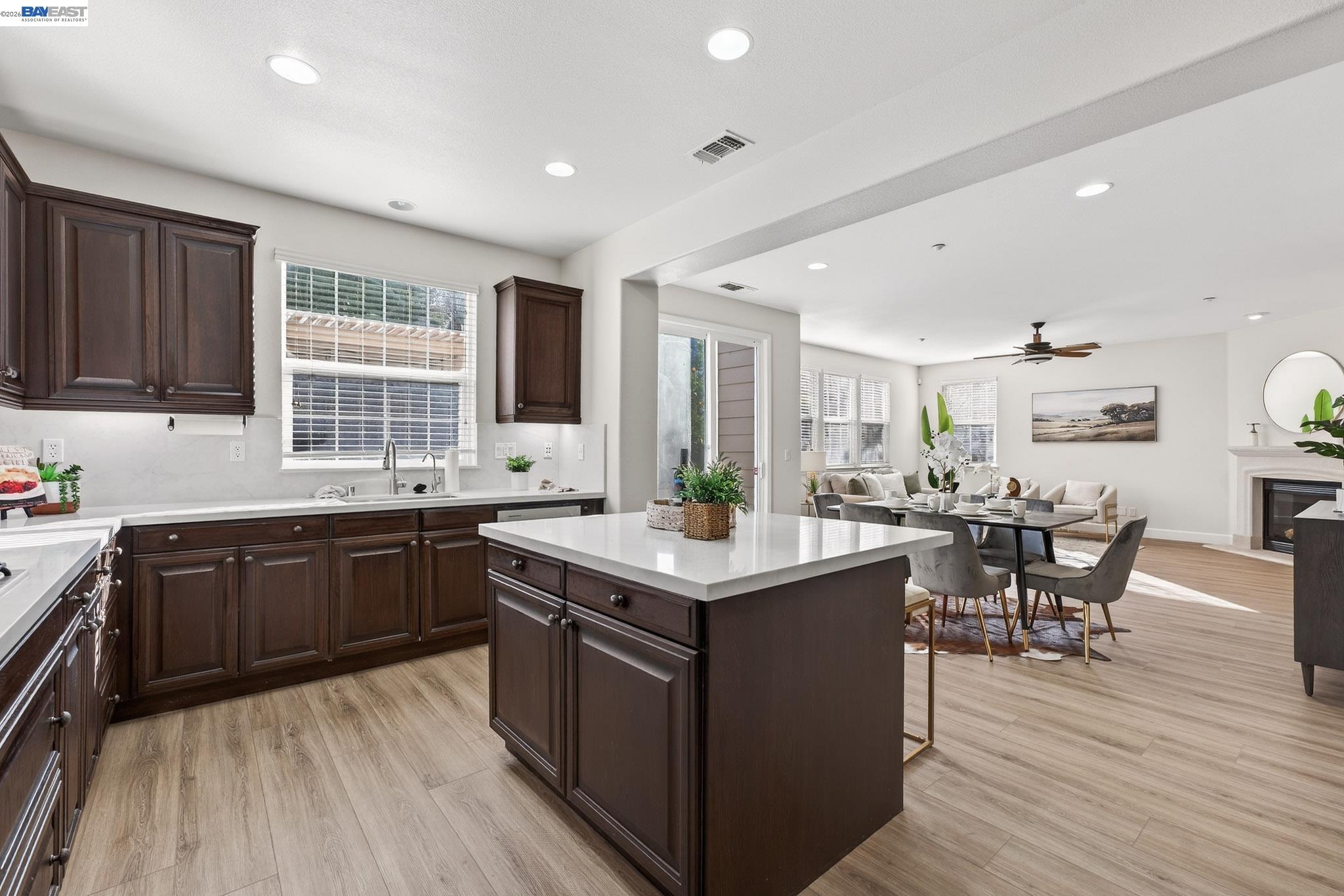 Detail Gallery Image 13 of 42 For 4915 Shelton St, Dublin,  CA 94568 - 5 Beds | 3/1 Baths