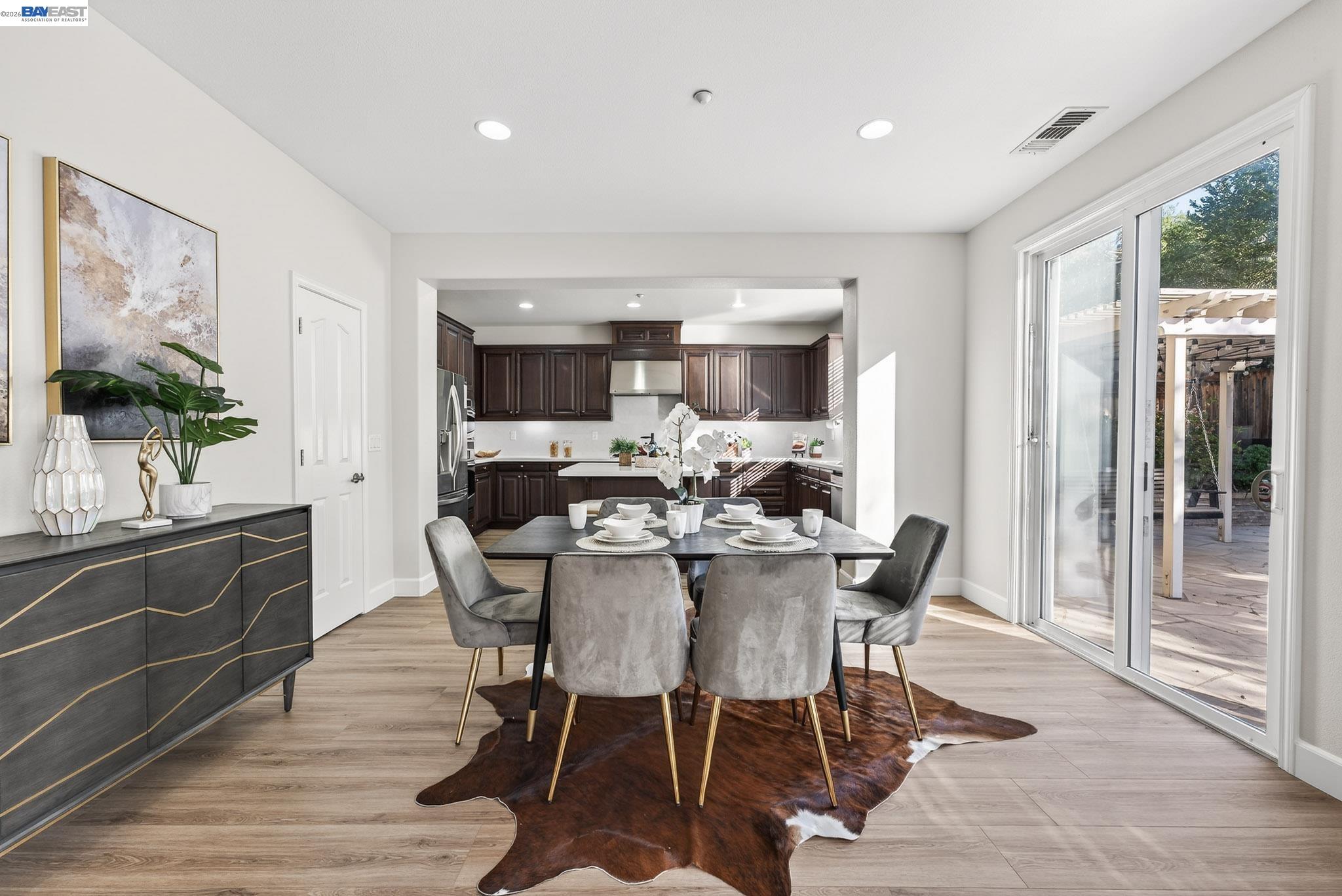 Detail Gallery Image 10 of 42 For 4915 Shelton St, Dublin,  CA 94568 - 5 Beds | 3/1 Baths