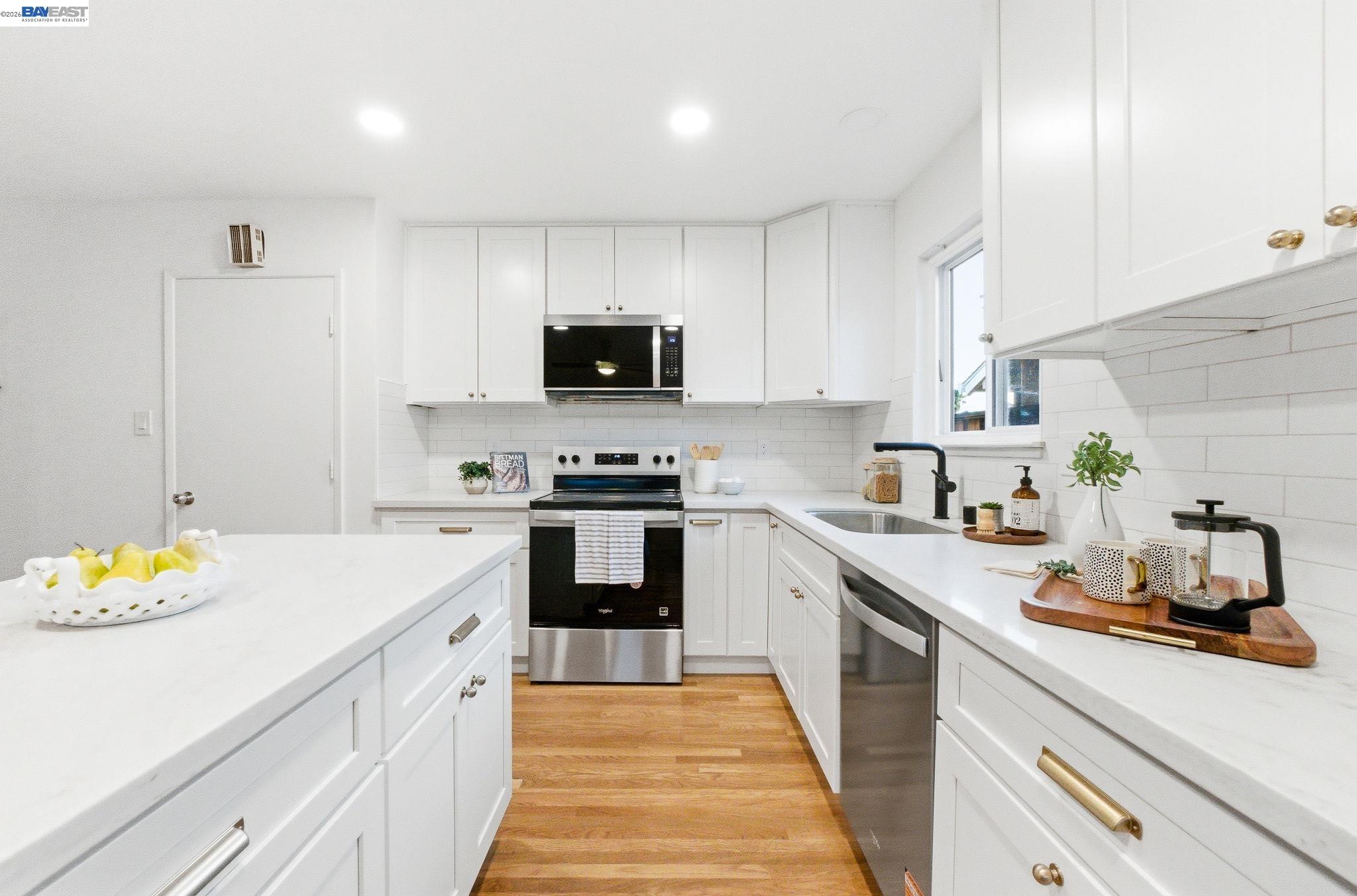 Detail Gallery Image 20 of 29 For 4534 Newhaven Way, Castro Valley,  CA 94546 - 3 Beds | 2 Baths