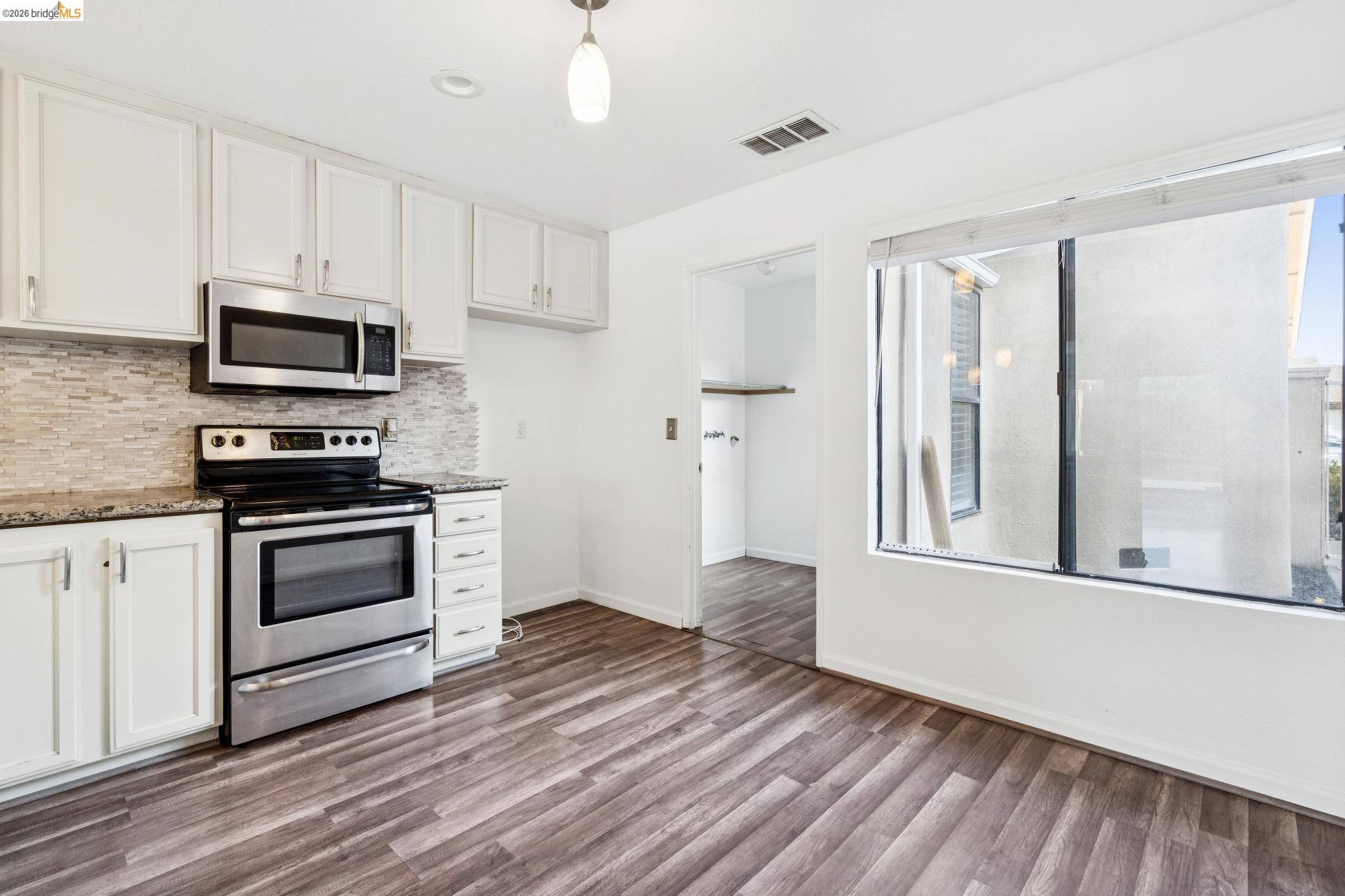 Detail Gallery Image 11 of 28 For 2238 Piccardo Cir, Stockton,  CA 95207 - 2 Beds | 2 Baths