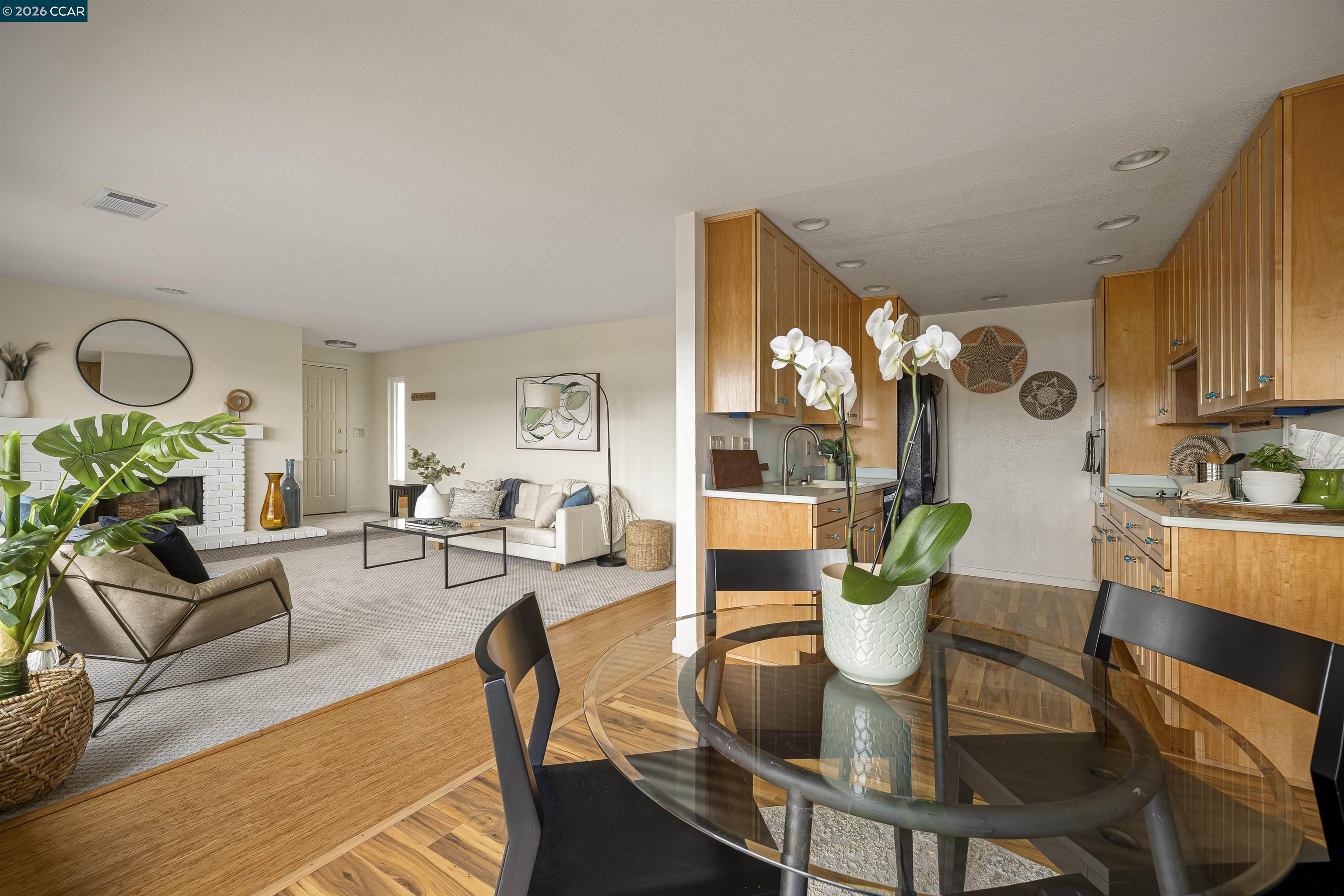 Detail Gallery Image 18 of 59 For 1196 Grove Circle, Benicia,  CA 94510 - 2 Beds | 2 Baths