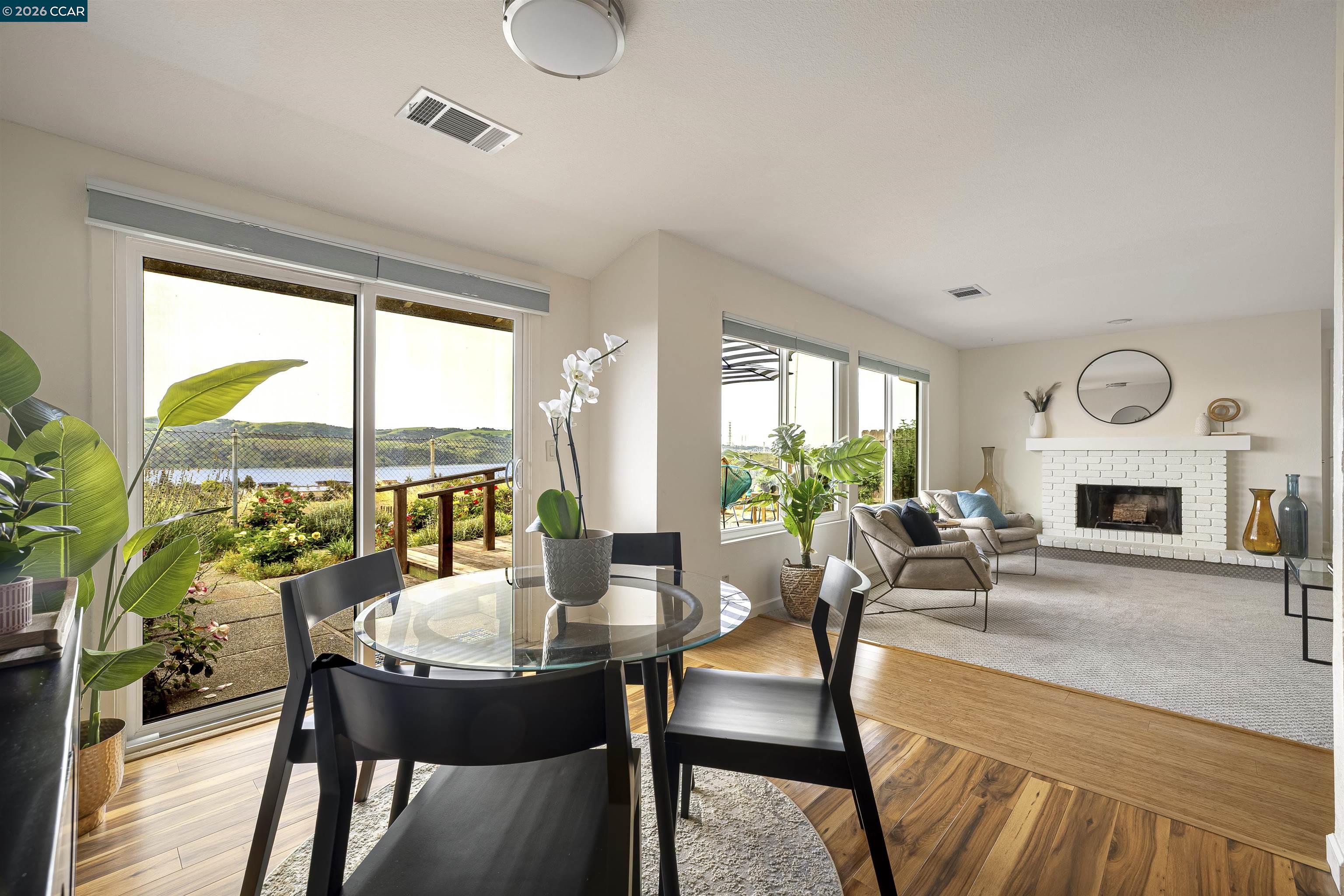 Detail Gallery Image 19 of 59 For 1196 Grove Circle, Benicia,  CA 94510 - 2 Beds | 2 Baths