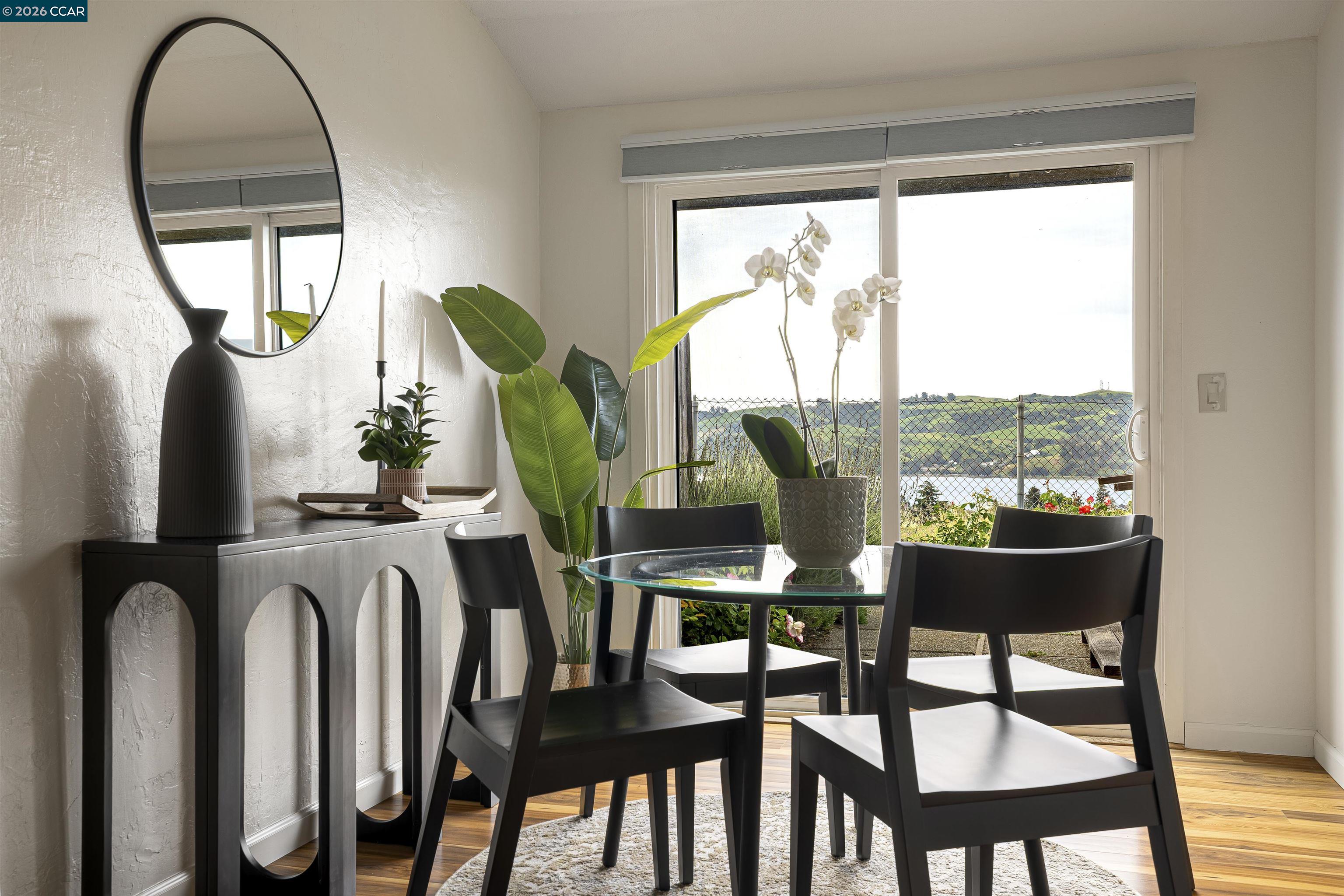 Detail Gallery Image 21 of 59 For 1196 Grove Circle, Benicia,  CA 94510 - 2 Beds | 2 Baths