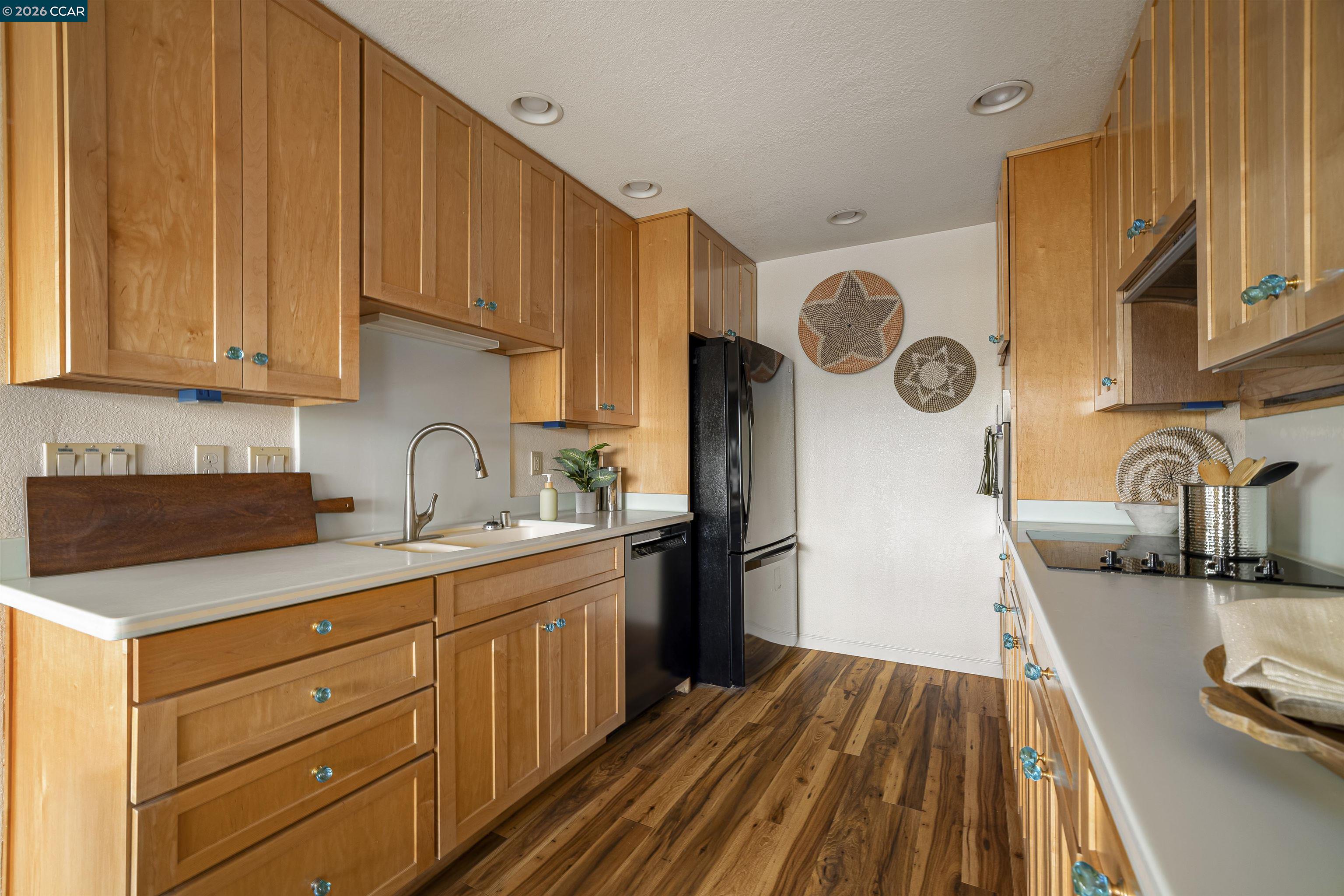 Detail Gallery Image 22 of 59 For 1196 Grove Circle, Benicia,  CA 94510 - 2 Beds | 2 Baths