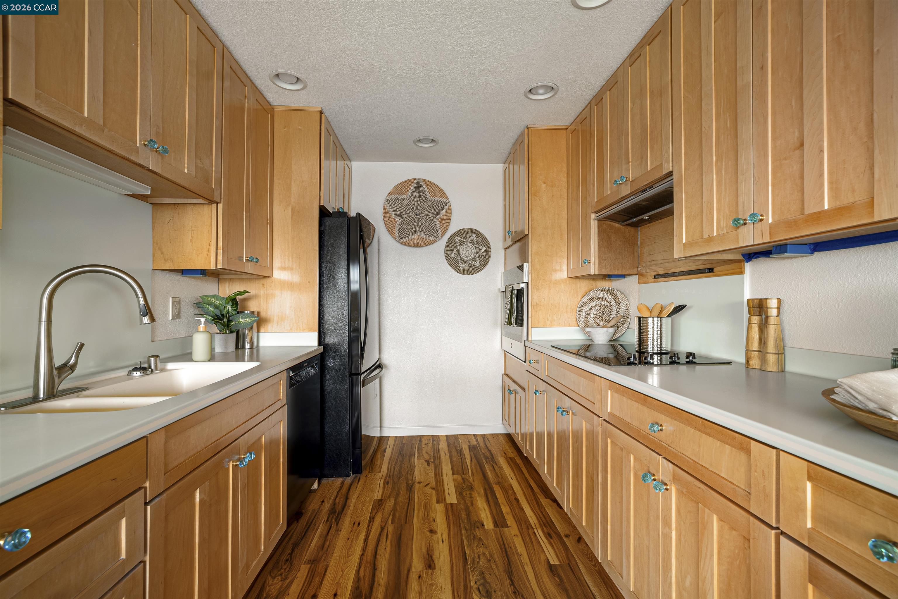 Detail Gallery Image 23 of 59 For 1196 Grove Circle, Benicia,  CA 94510 - 2 Beds | 2 Baths