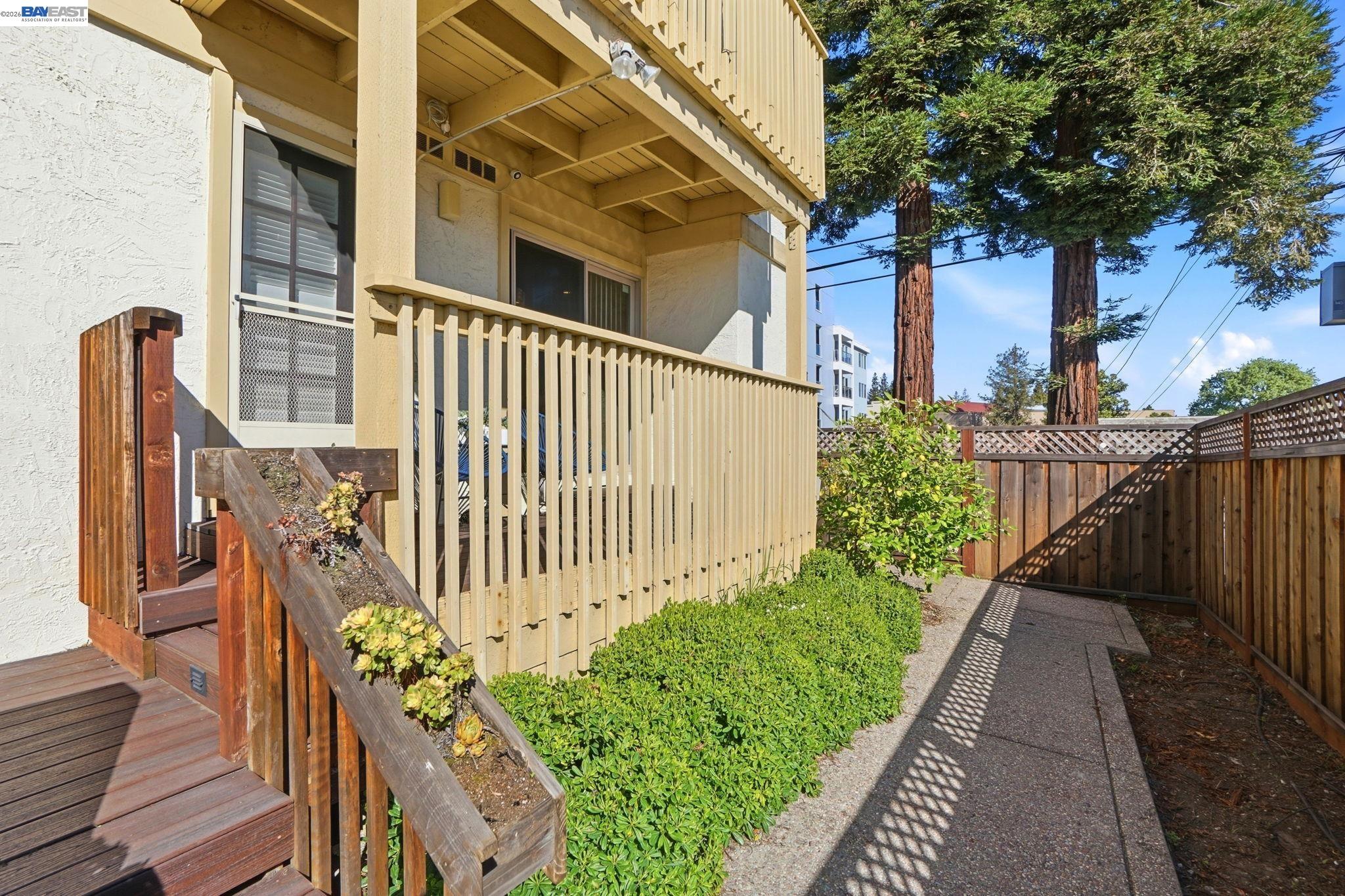 Detail Gallery Image 24 of 28 For 1945 Trinity Ave #1,  Walnut Creek,  CA 94596 - 2 Beds | 1 Baths
