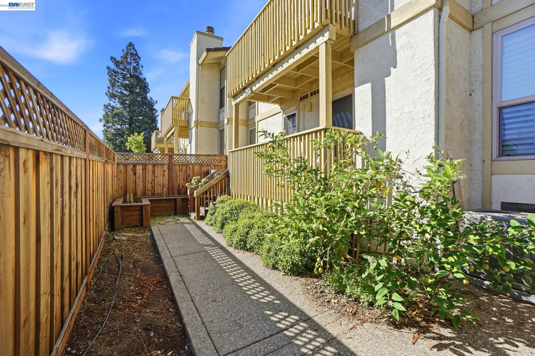 Detail Gallery Image 25 of 28 For 1945 Trinity Ave #1,  Walnut Creek,  CA 94596 - 2 Beds | 1 Baths