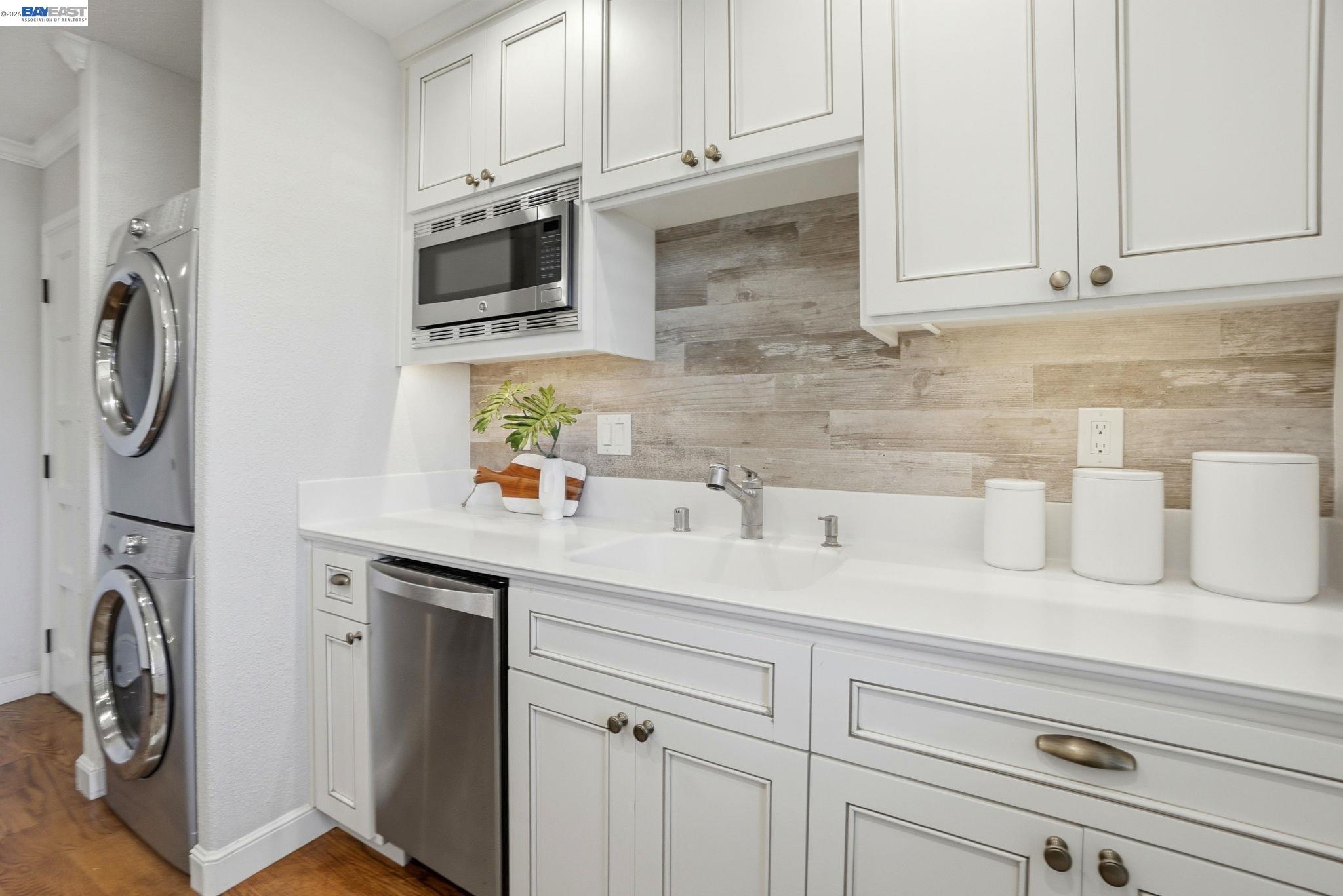 Detail Gallery Image 10 of 28 For 1945 Trinity Ave #1,  Walnut Creek,  CA 94596 - 2 Beds | 1 Baths