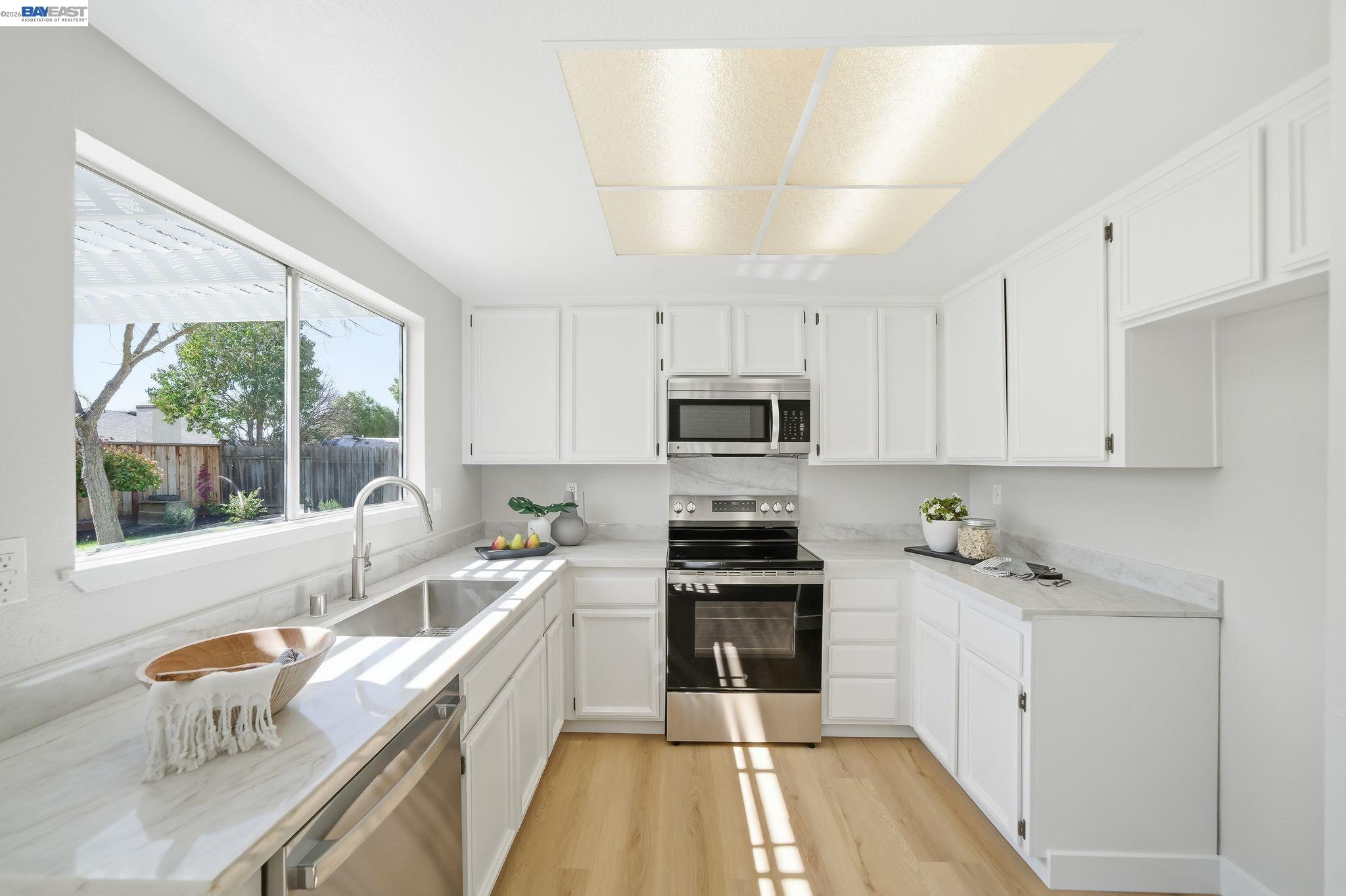 Detail Gallery Image 14 of 47 For 5981 Skylinks, Livermore,  CA 94551 - 4 Beds | 2 Baths