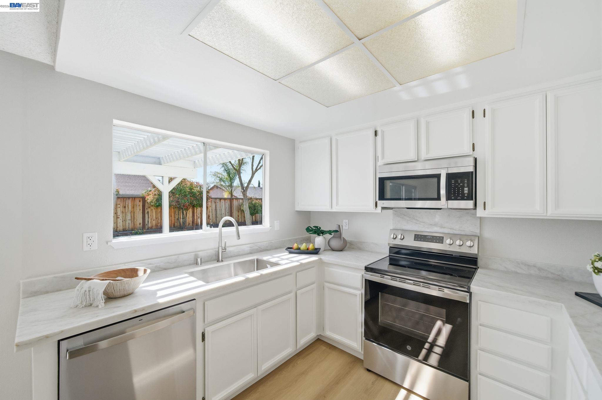 Detail Gallery Image 16 of 47 For 5981 Skylinks, Livermore,  CA 94551 - 4 Beds | 2 Baths