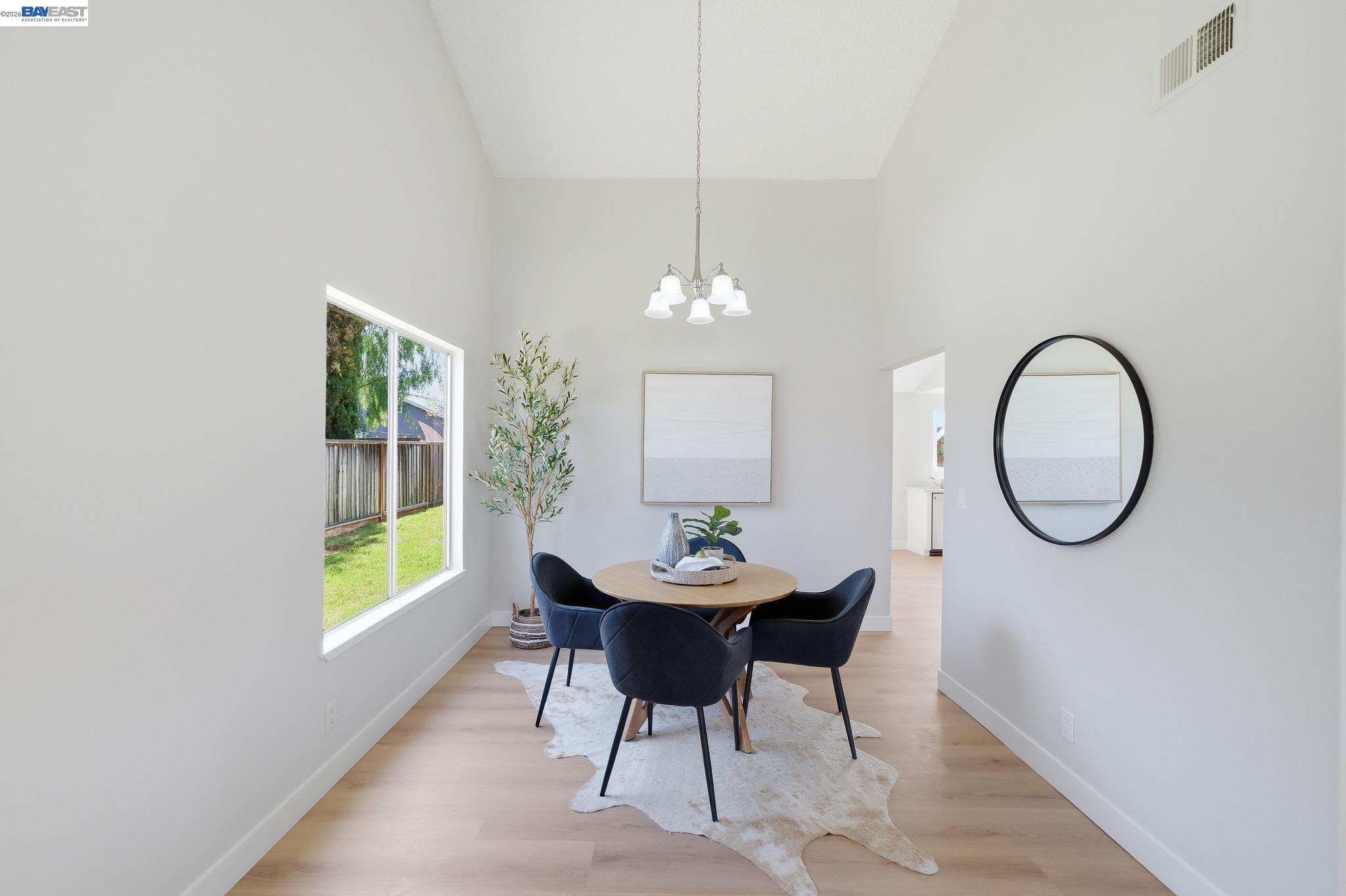 Detail Gallery Image 6 of 47 For 5981 Skylinks, Livermore,  CA 94551 - 4 Beds | 2 Baths