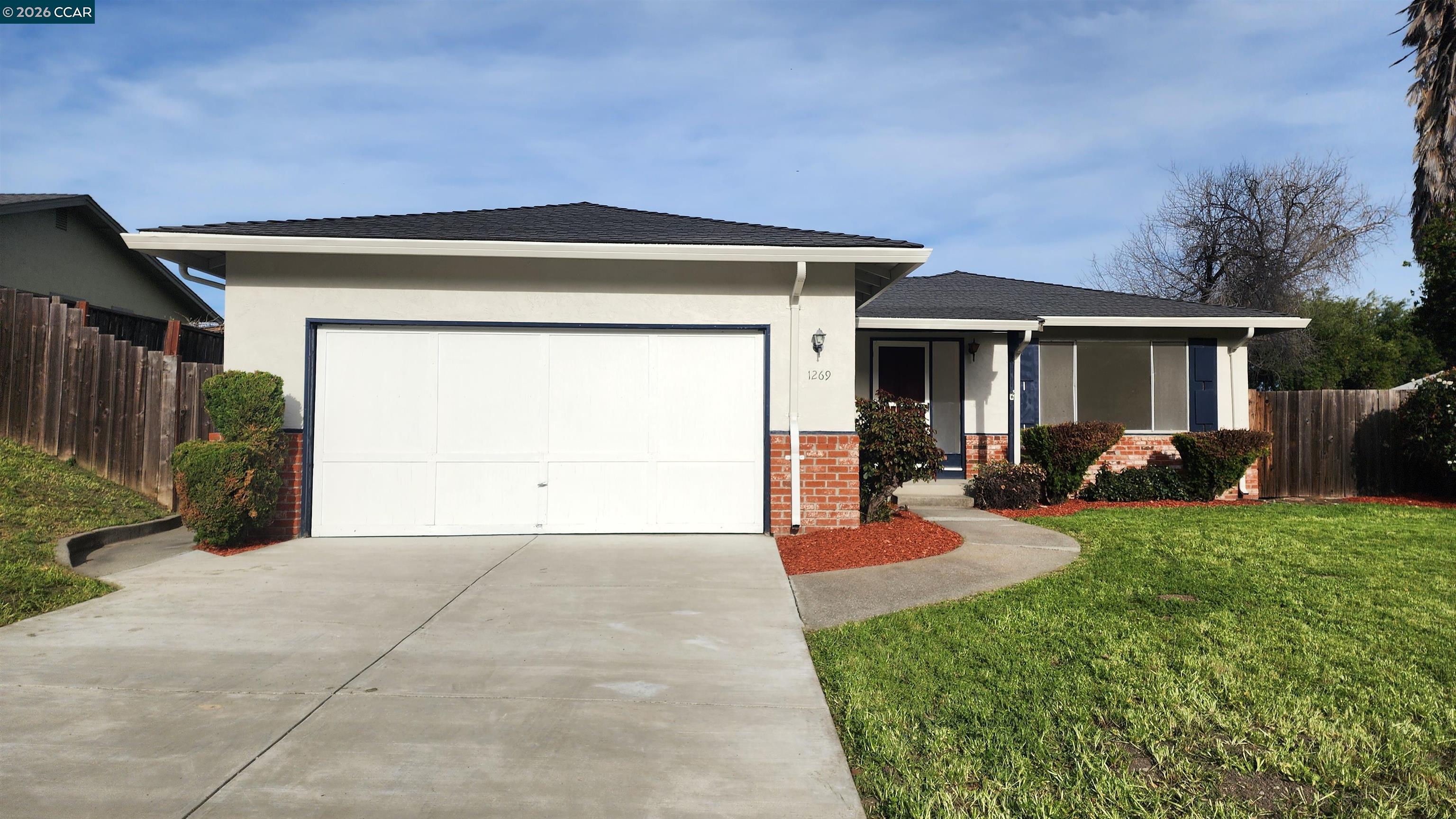 Front Image Thumbnail for CC41127034