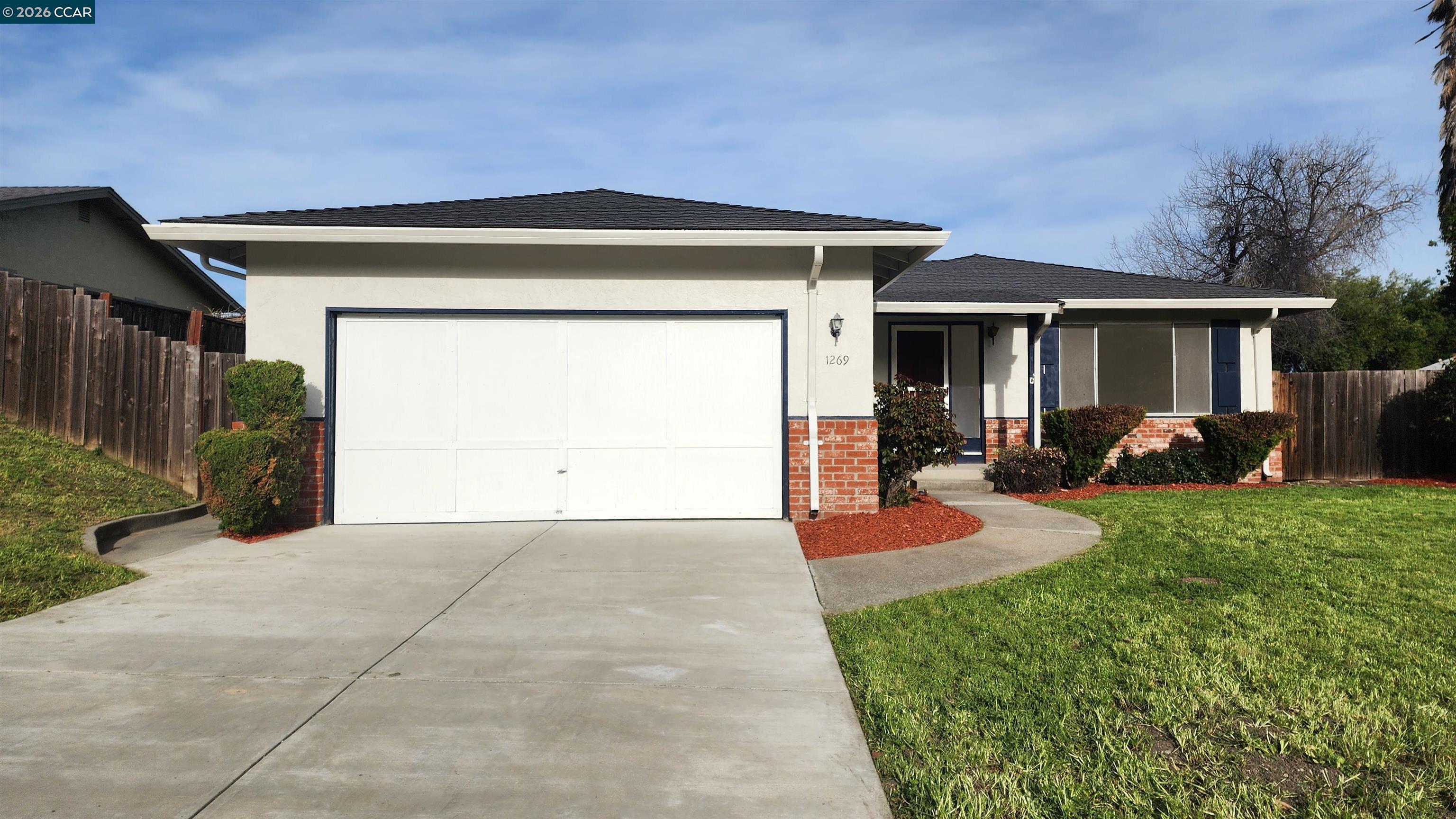 Detail Gallery Image 2 of 49 For 1269 Center Avenue, Martinez,  CA 94553 - 3 Beds | 2 Baths