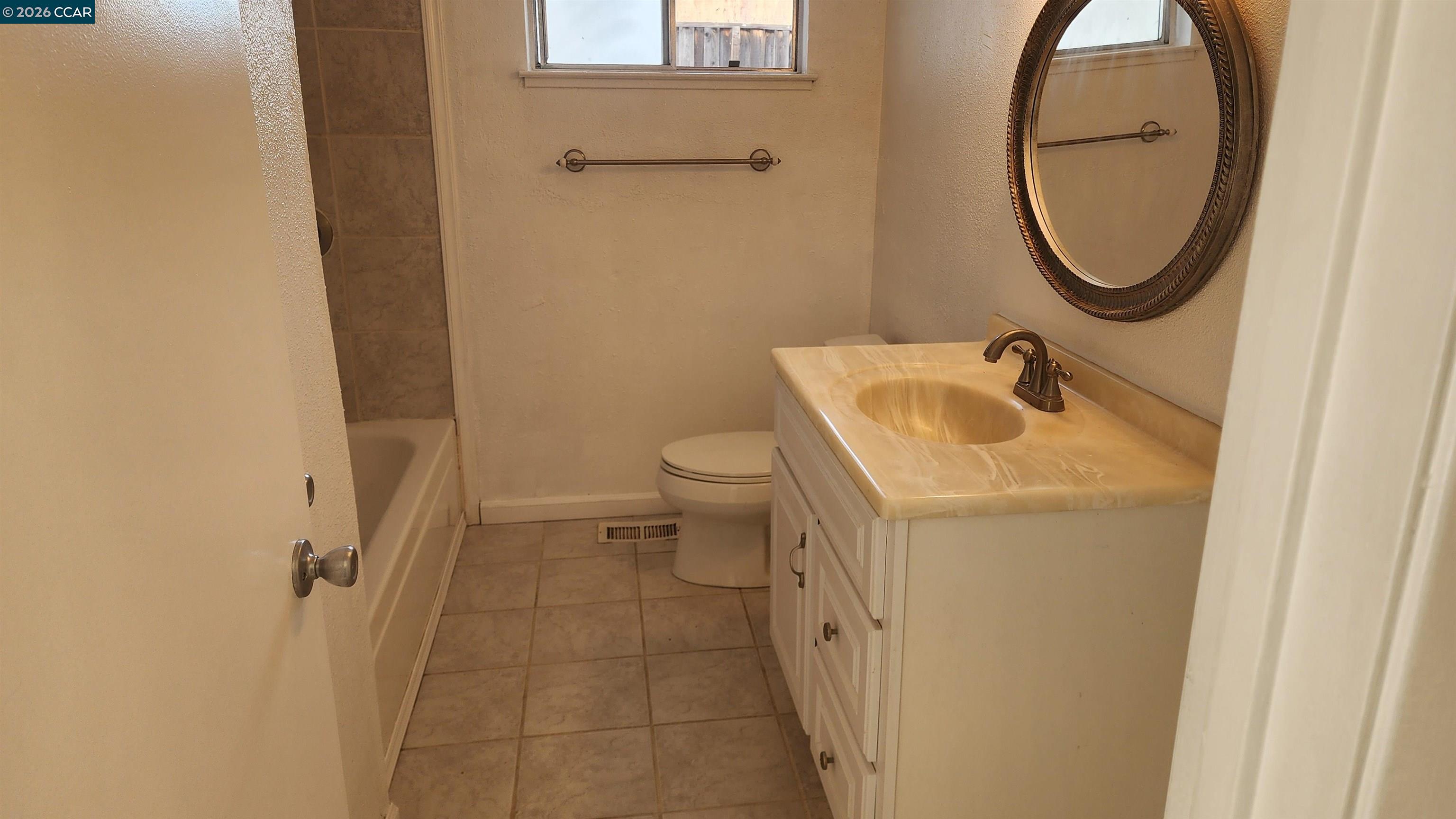 Detail Gallery Image 14 of 49 For 1269 Center Avenue, Martinez,  CA 94553 - 3 Beds | 2 Baths