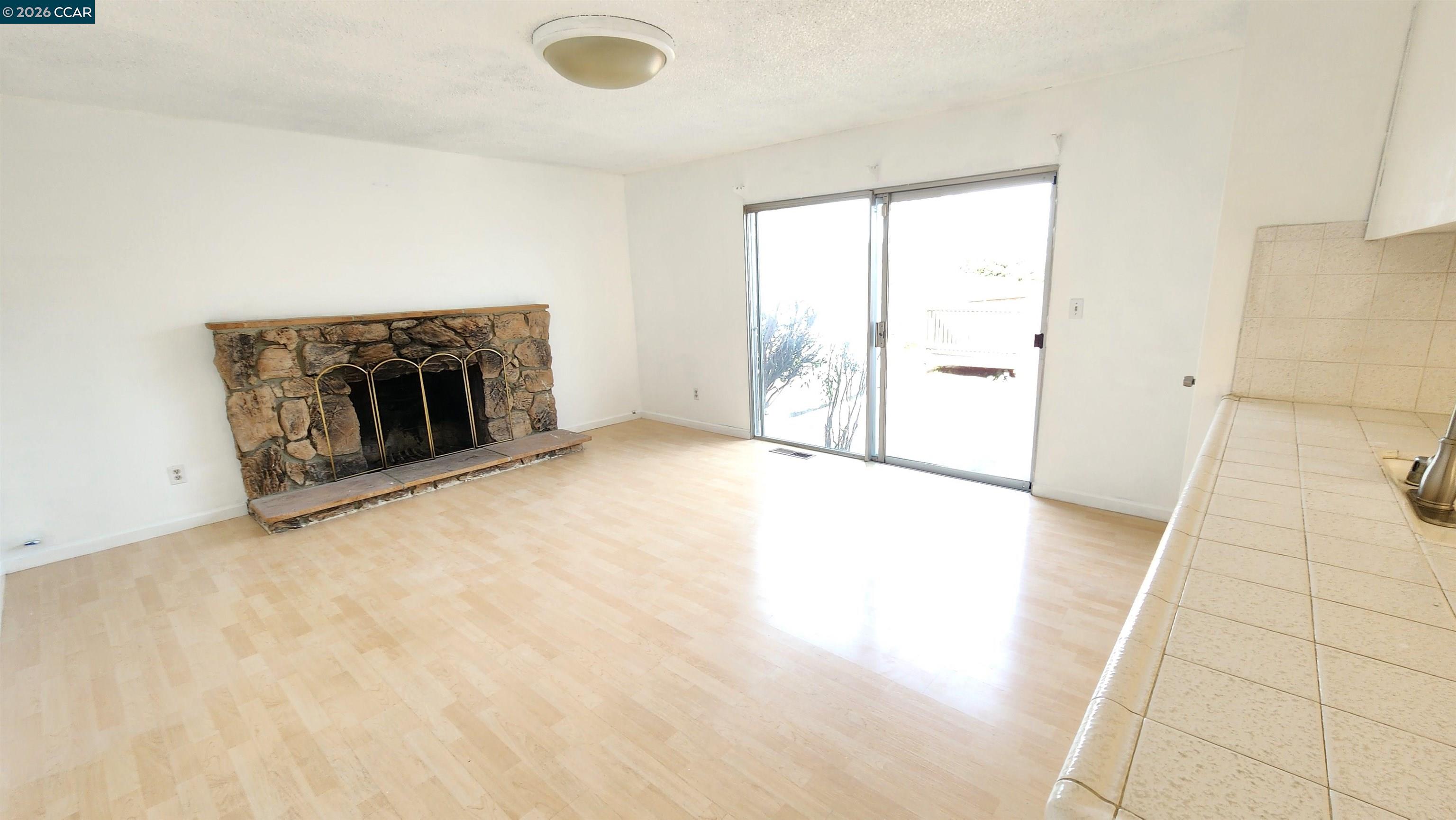 Detail Gallery Image 30 of 49 For 1269 Center Avenue, Martinez,  CA 94553 - 3 Beds | 2 Baths