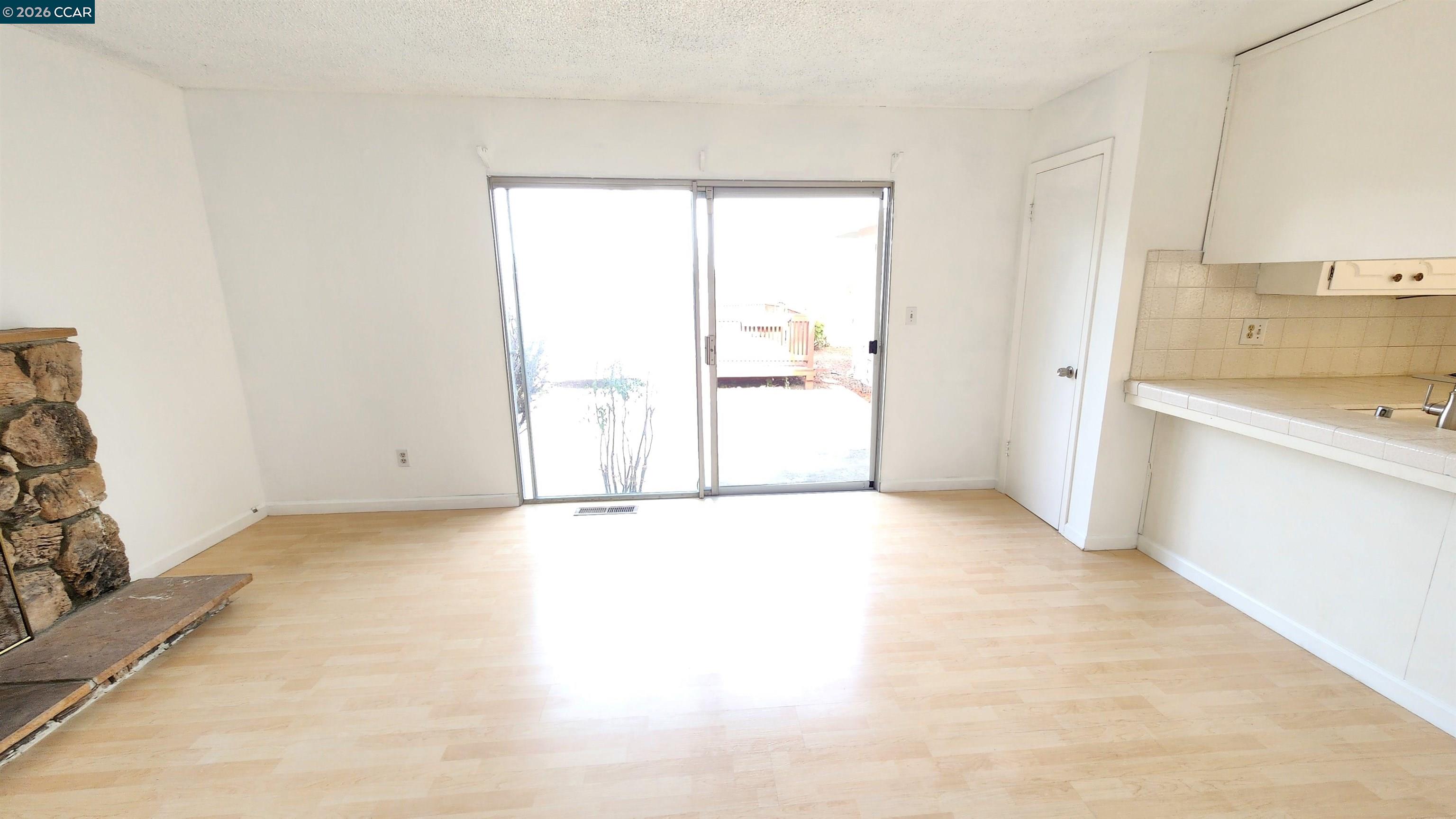 Detail Gallery Image 31 of 49 For 1269 Center Avenue, Martinez,  CA 94553 - 3 Beds | 2 Baths