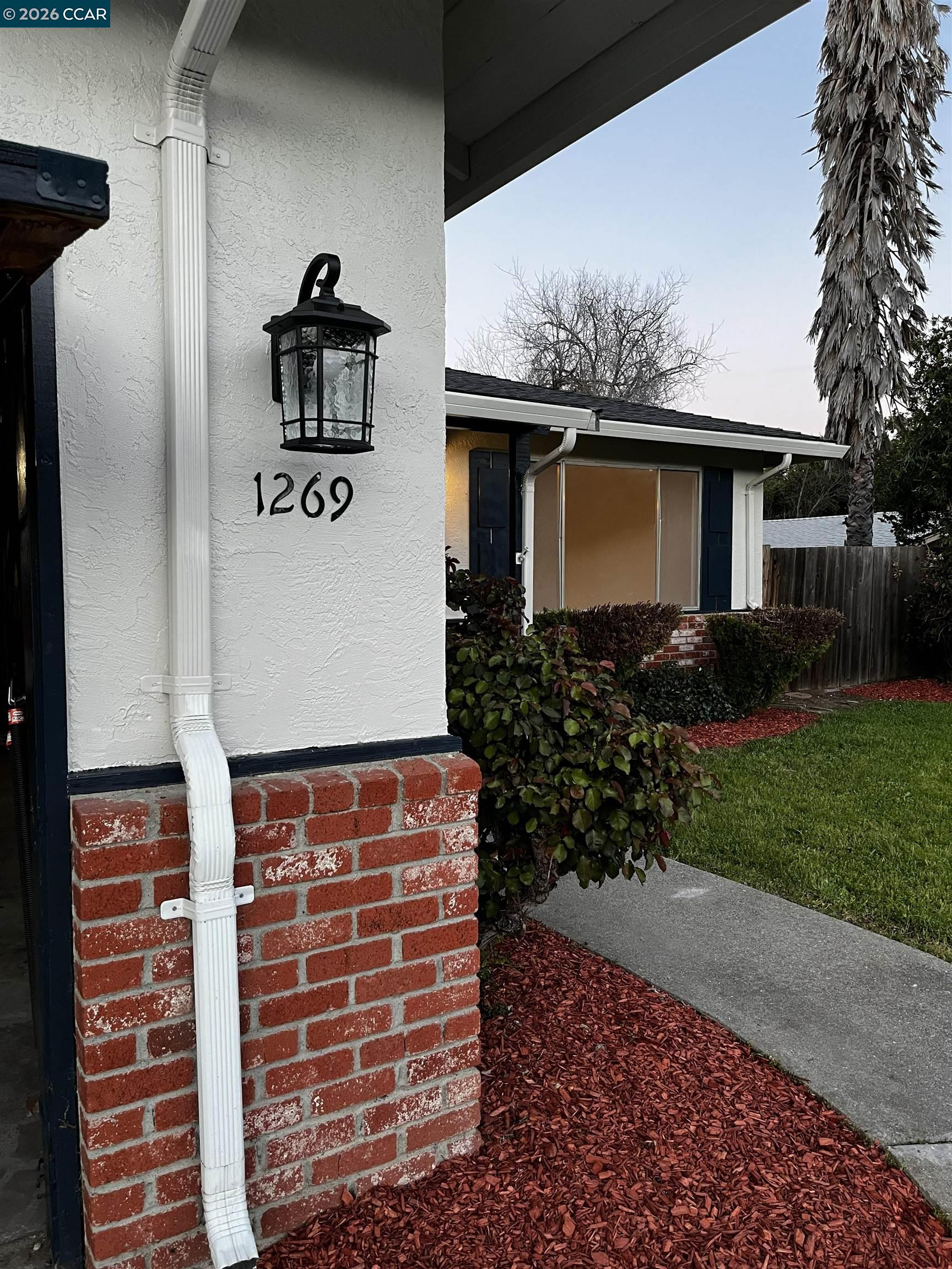 Detail Gallery Image 8 of 49 For 1269 Center Avenue, Martinez,  CA 94553 - 3 Beds | 2 Baths