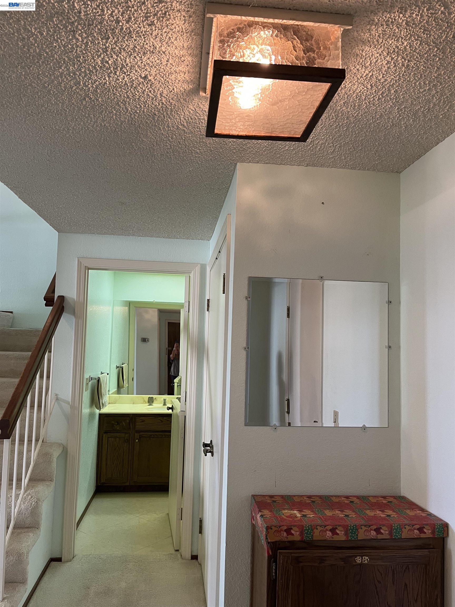 Detail Gallery Image 2 of 19 For 2515 Galleon Pl, San Leandro,  CA 94577 - 3 Beds | 2/1 Baths