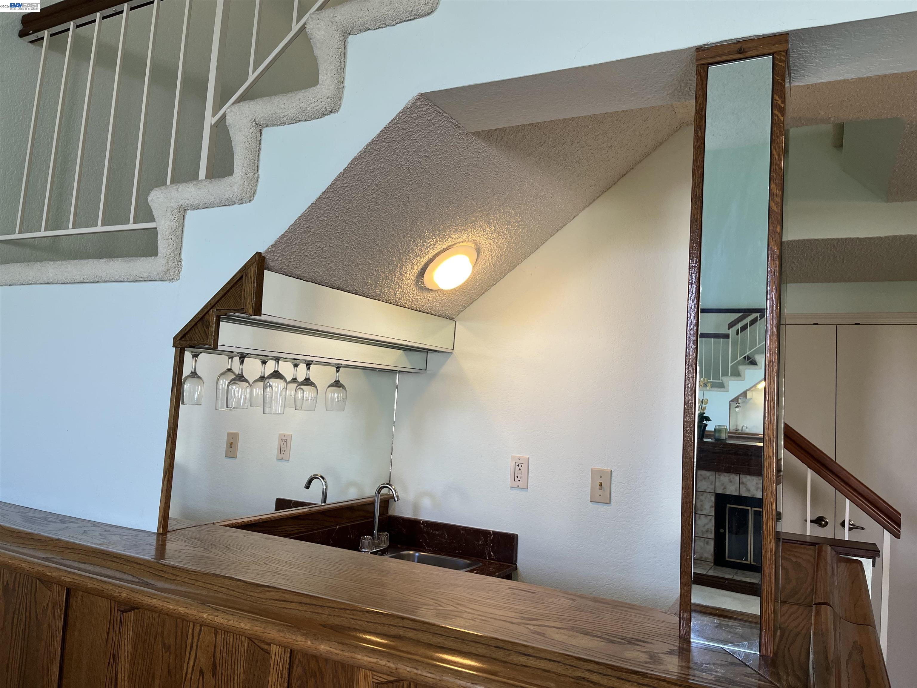 Detail Gallery Image 6 of 19 For 2515 Galleon Pl, San Leandro,  CA 94577 - 3 Beds | 2/1 Baths