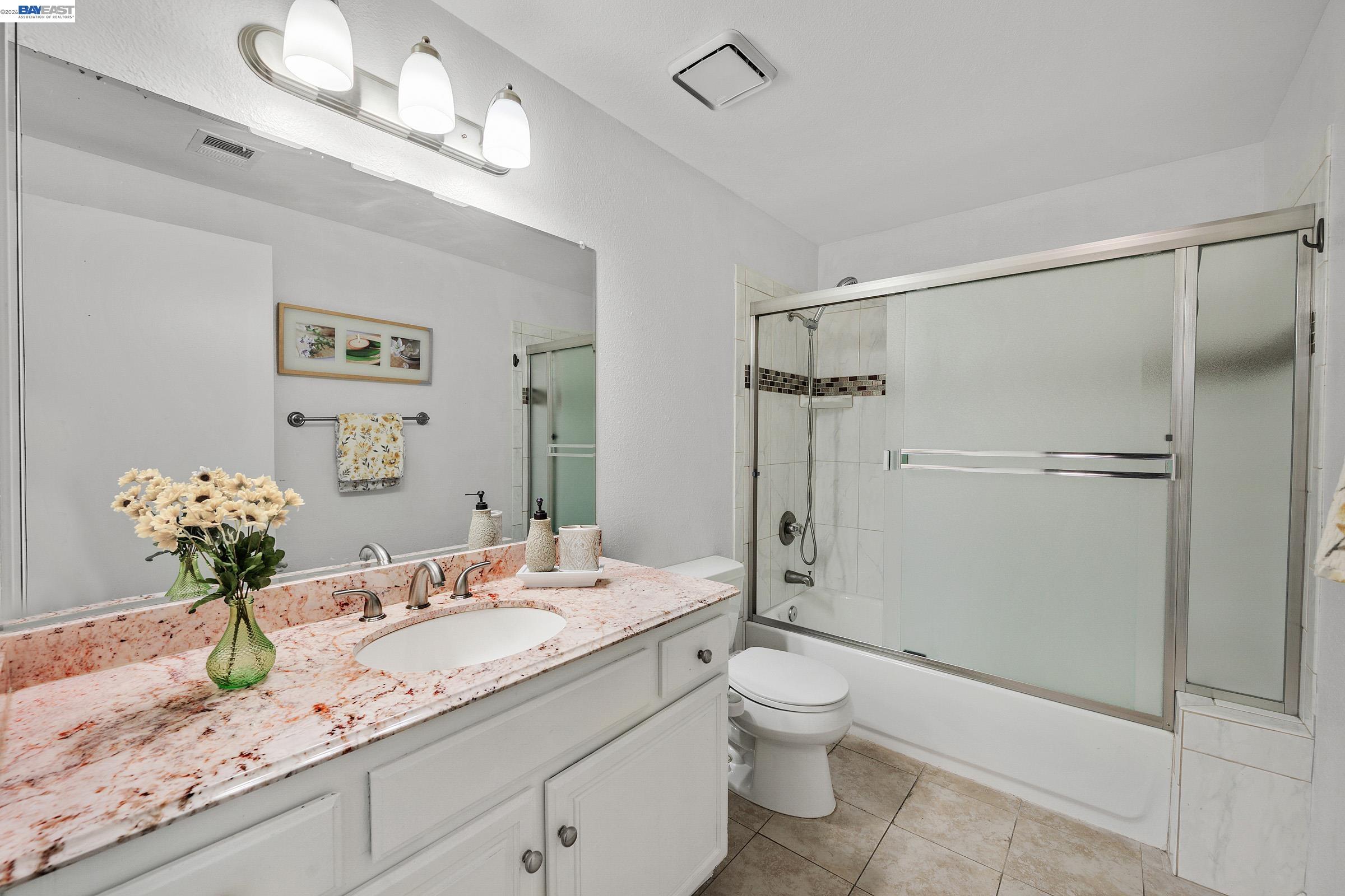 Detail Gallery Image 18 of 38 For 39921 Parada St a,  Newark,  CA 94560 - 3 Beds | 2 Baths